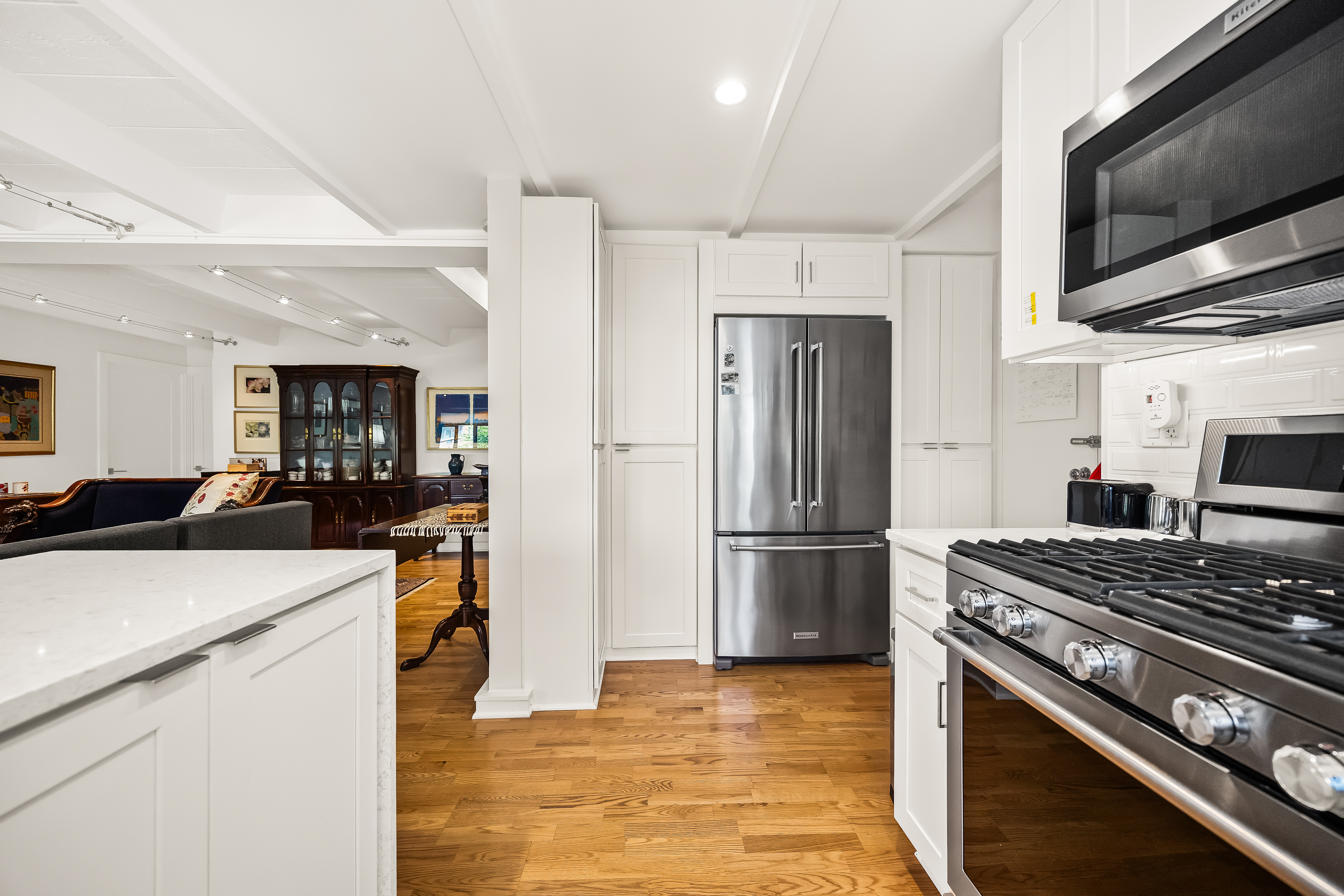  Sophisticated Co-Op Residence in Evanston