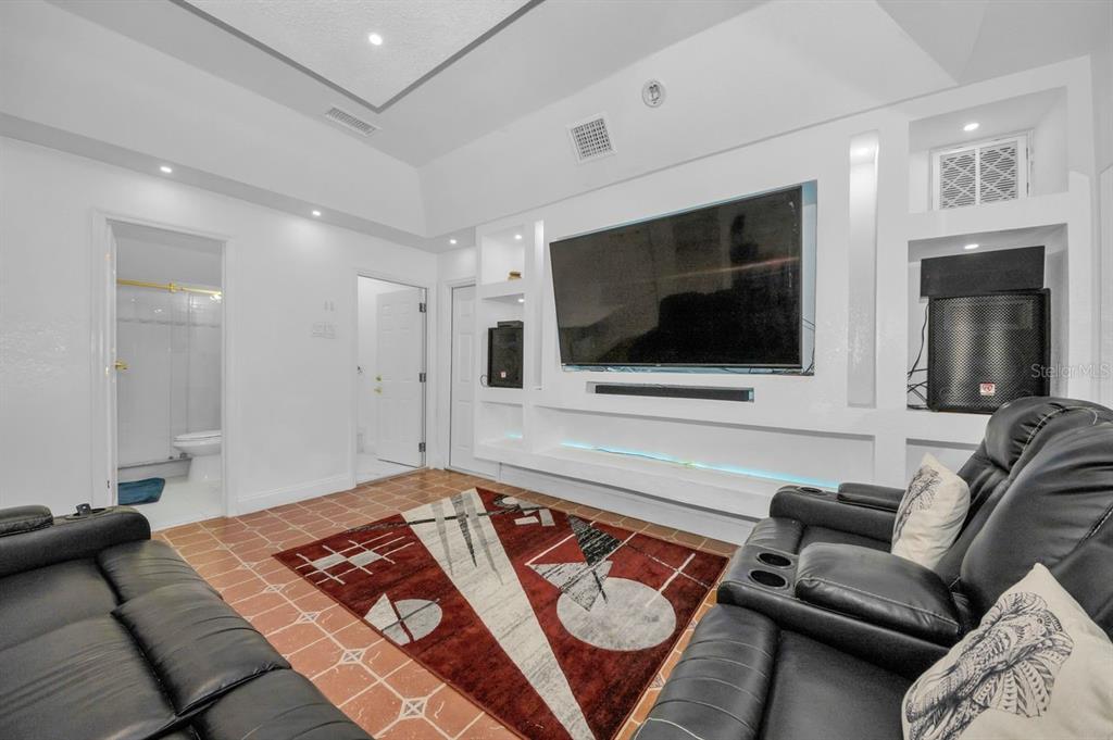 New Port Richey, Florida, 34653, United States, 4 Bedrooms Bedrooms, ,5 BathroomsBathrooms,Residential,For Sale,1989406