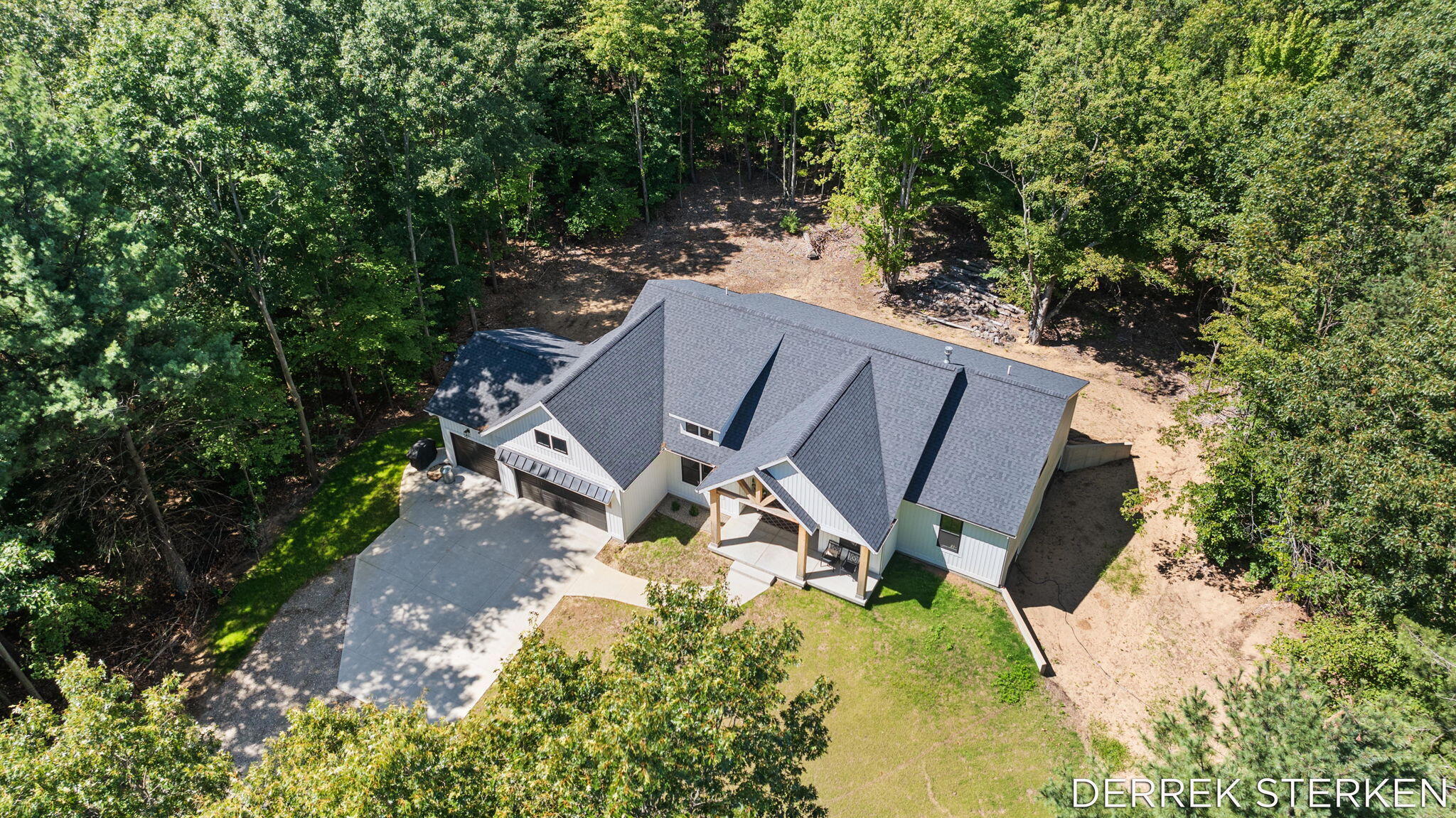 West Olive, Michigan, 49460, United States, 4 Bedrooms Bedrooms, ,4 BathroomsBathrooms,Residential,For Sale,1942271