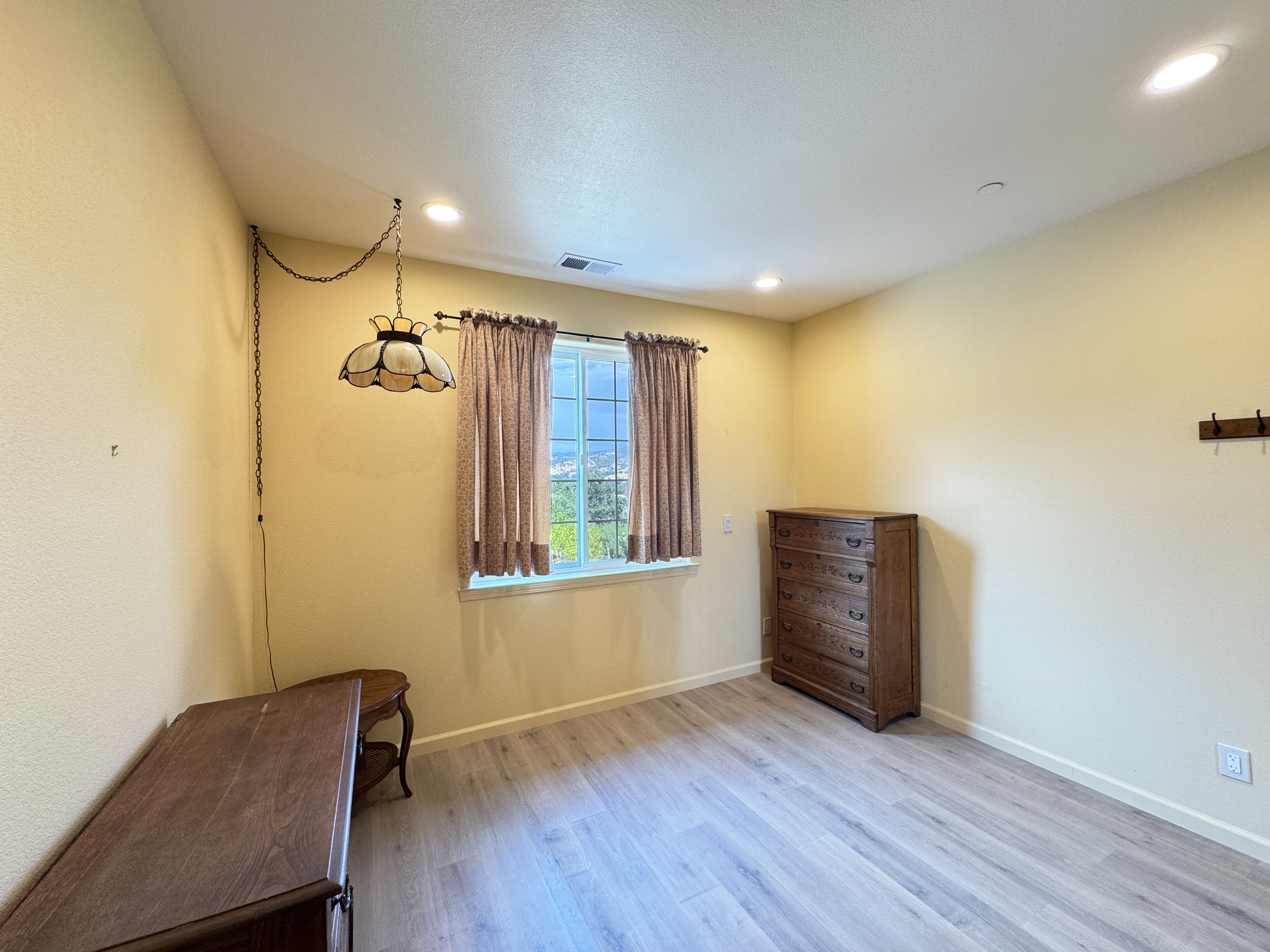 Redwood Valley, California, 95470, United States, 3 Bedrooms Bedrooms, ,3 BathroomsBathrooms,Residential,For Sale,1889817
