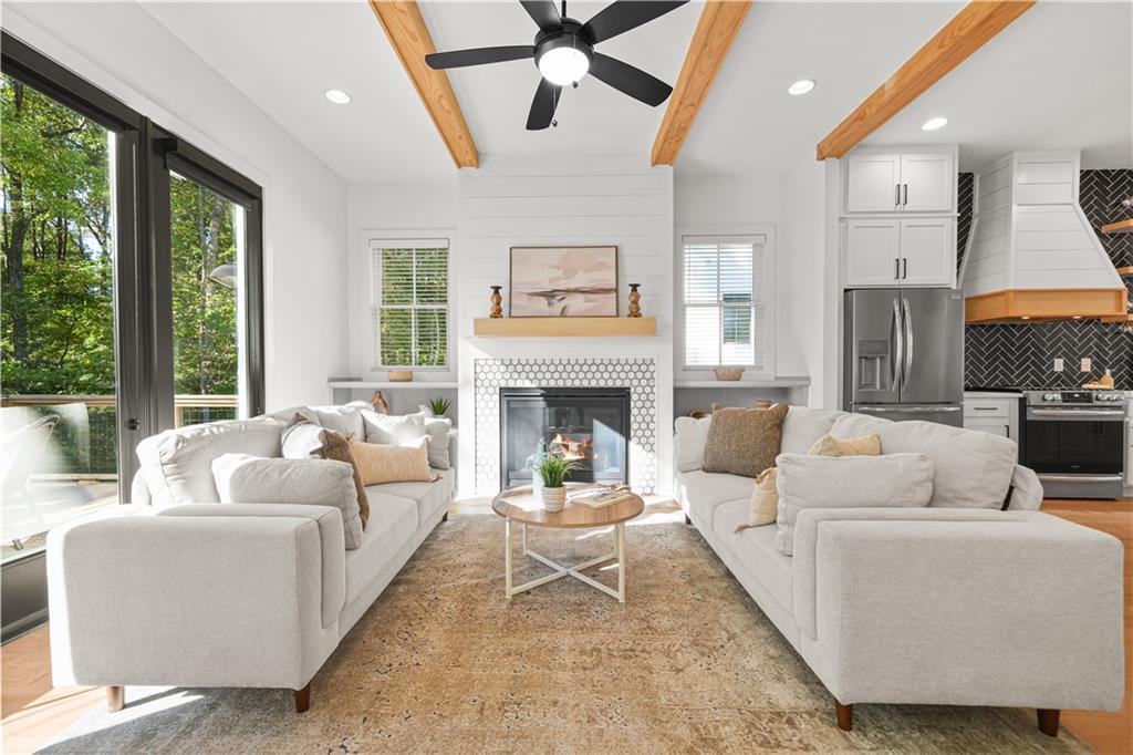 Atlanta, Georgia, 30315, United States, 3 Bedrooms Bedrooms, ,3 BathroomsBathrooms,Residential,For Sale,1966539