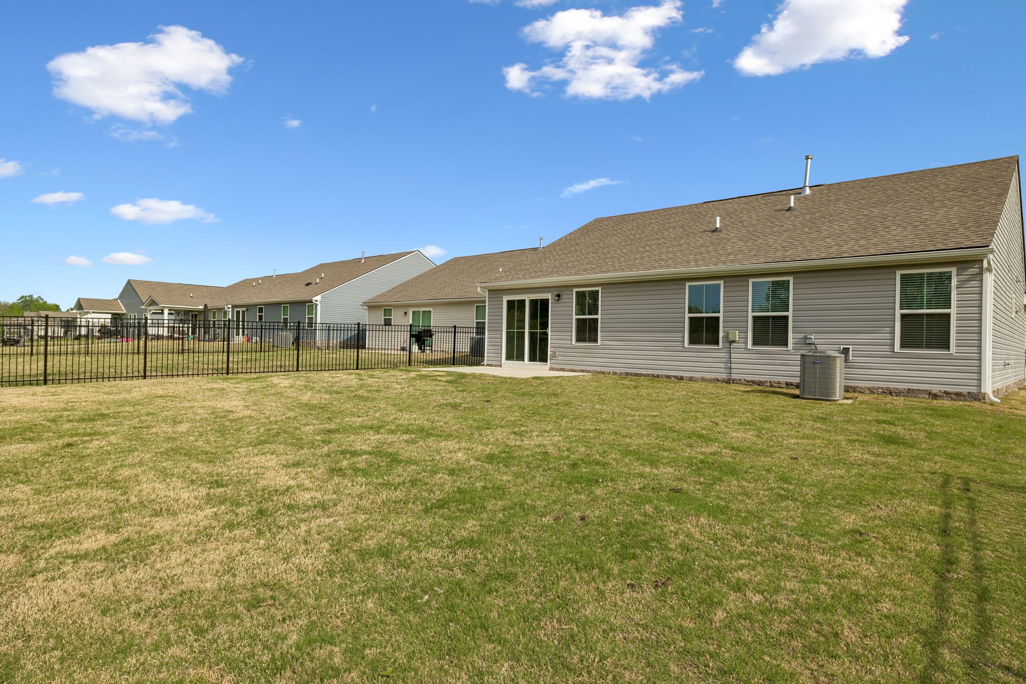  616 Streamview Dr, White House, TN, 37188 - 物件實景