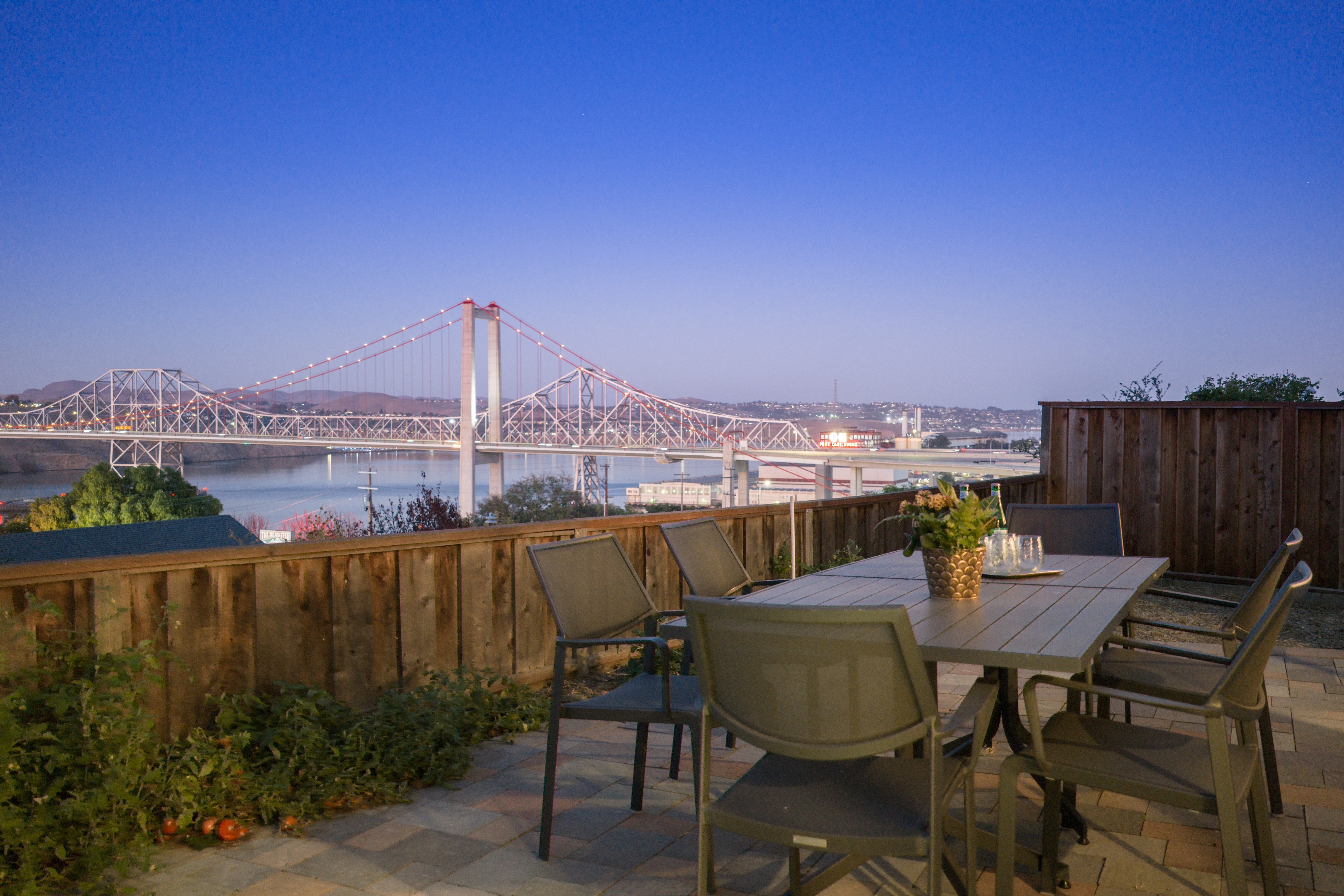  Breathtaking Carquinez Strait and Bridge Views from Your Own Backyard - 物件實景