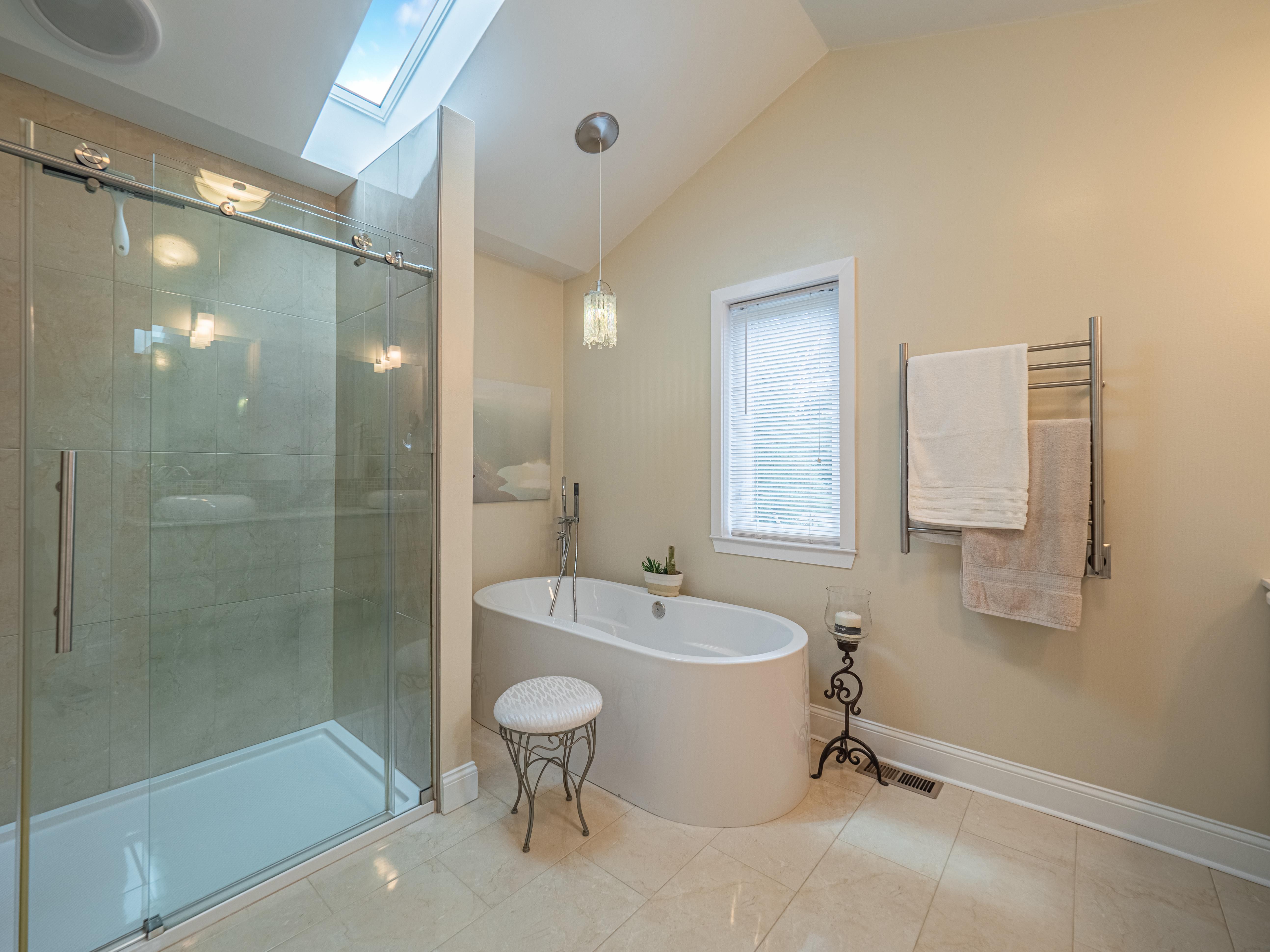Pennington, New Jersey, 08534, United States, 2 Bedrooms Bedrooms, ,3 BathroomsBathrooms,Residential,For Sale,1936854