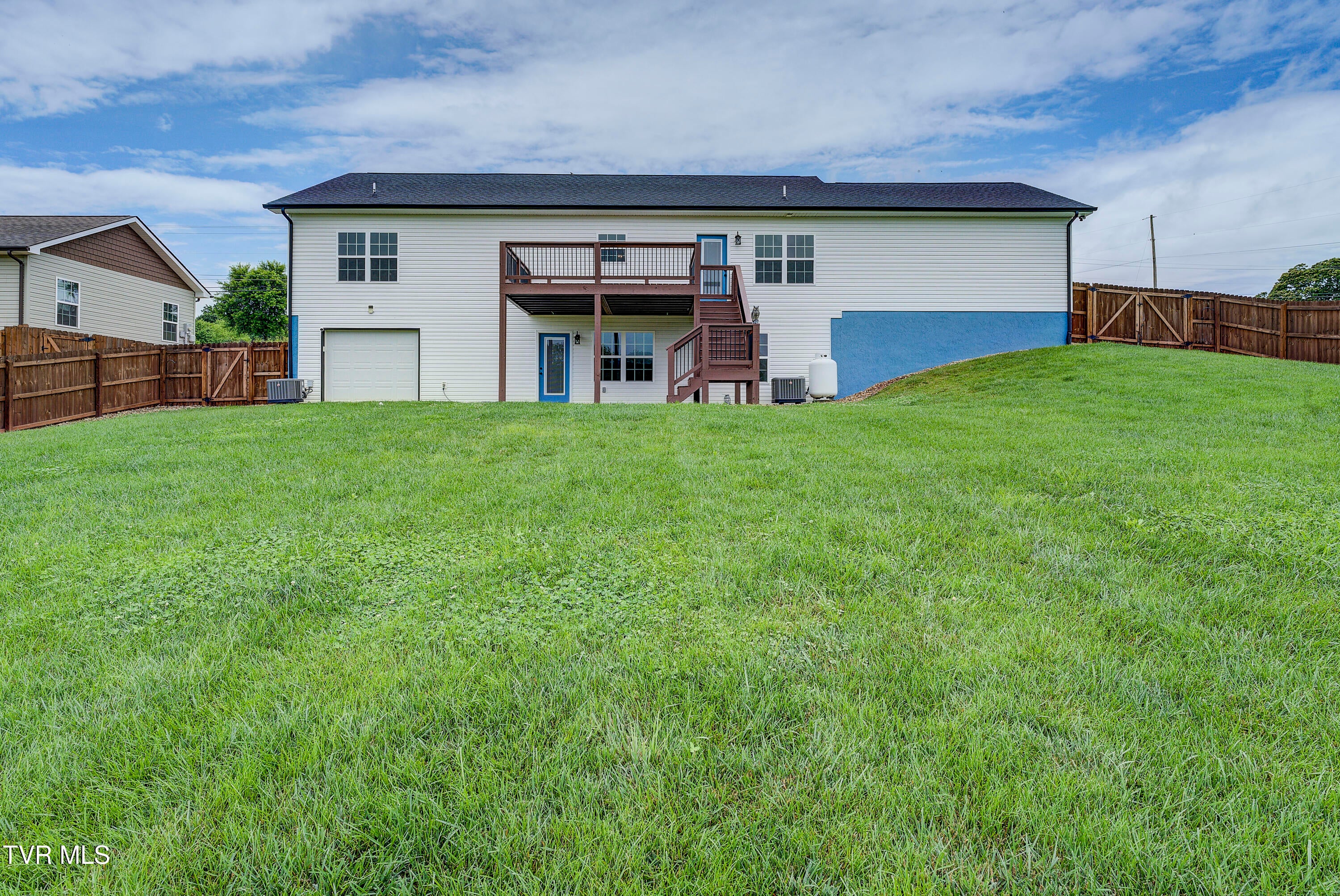 Jonesborough, Tennessee, 37659, United States, 3 Bedrooms Bedrooms, ,3 BathroomsBathrooms,Residential,For Sale,2000910