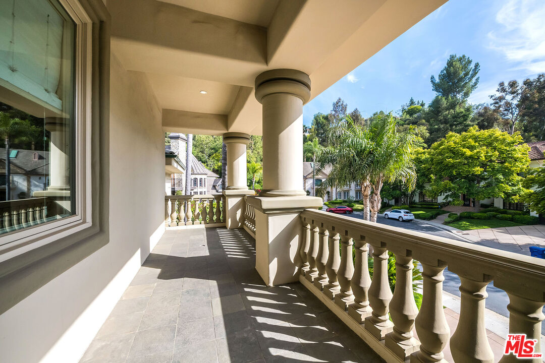 Beverly Hills, California, 90210, United States, 4 Bedrooms Bedrooms, ,5 BathroomsBathrooms,Residential,For Sale,1919871
