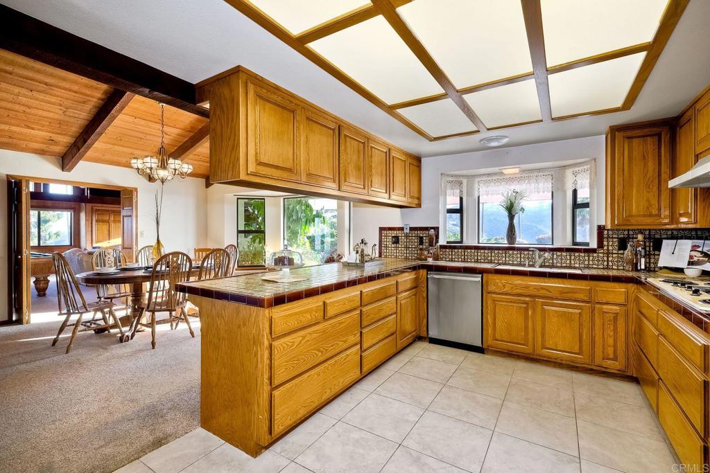 576 Camino De La Cima, San Marcos, California, 92078, United States, 5 Bedrooms Bedrooms, ,4 BathroomsBathrooms,Residential,For Sale,576 Camino De La Cima,1622114