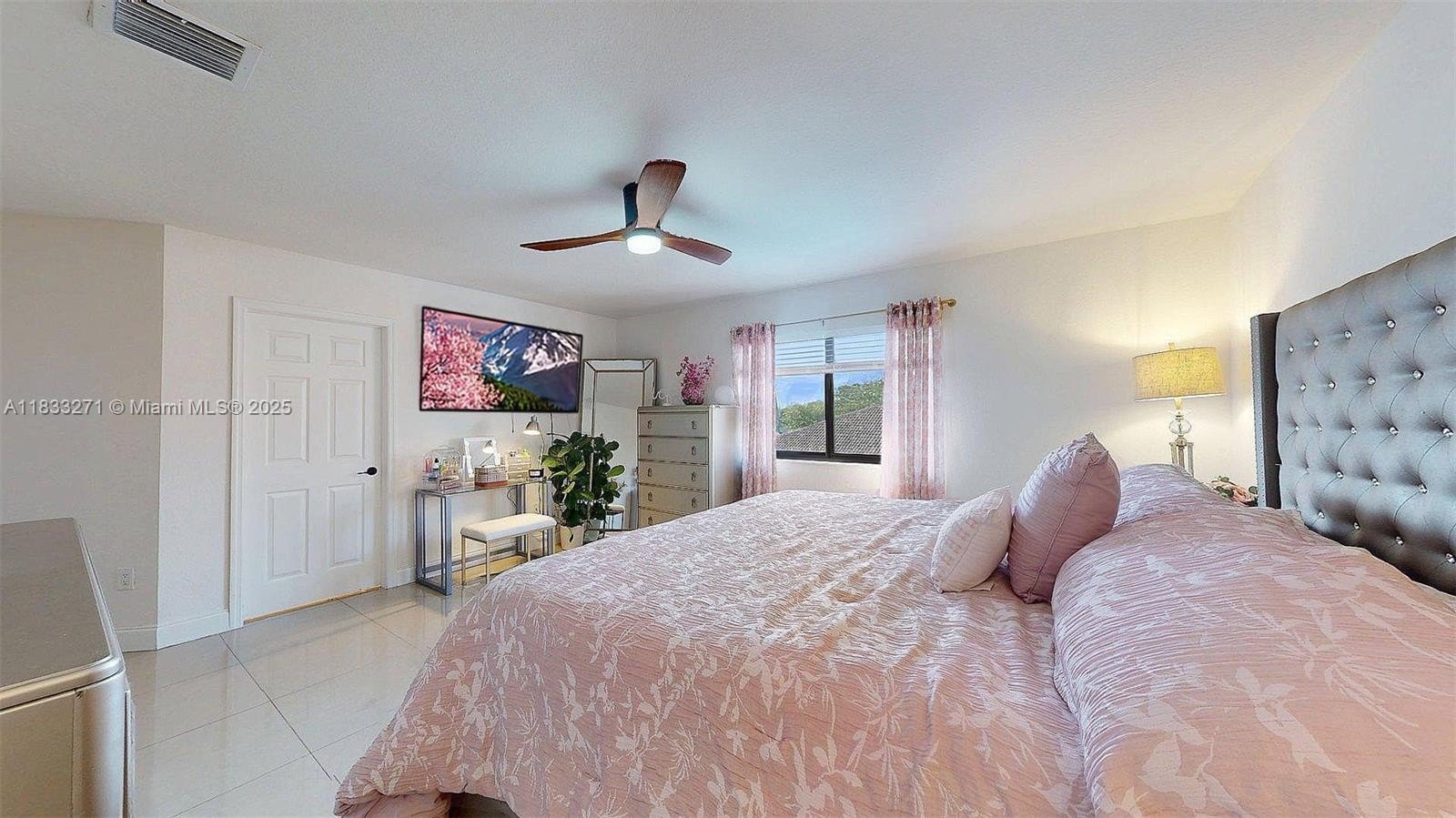 Homestead, Florida, 33033, United States, 5 Bedrooms Bedrooms, ,3 BathroomsBathrooms,Residential,For Sale,1937338