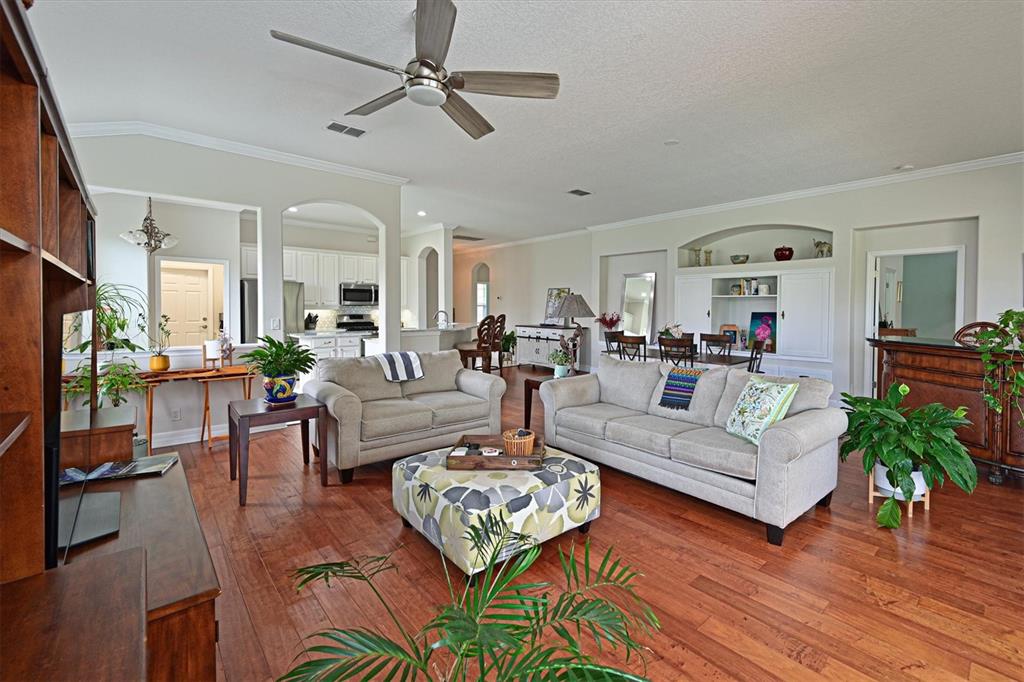 Bradenton, Florida, 34212, United States, 3 Bedrooms Bedrooms, ,2 BathroomsBathrooms,Residential,For Sale,1906883