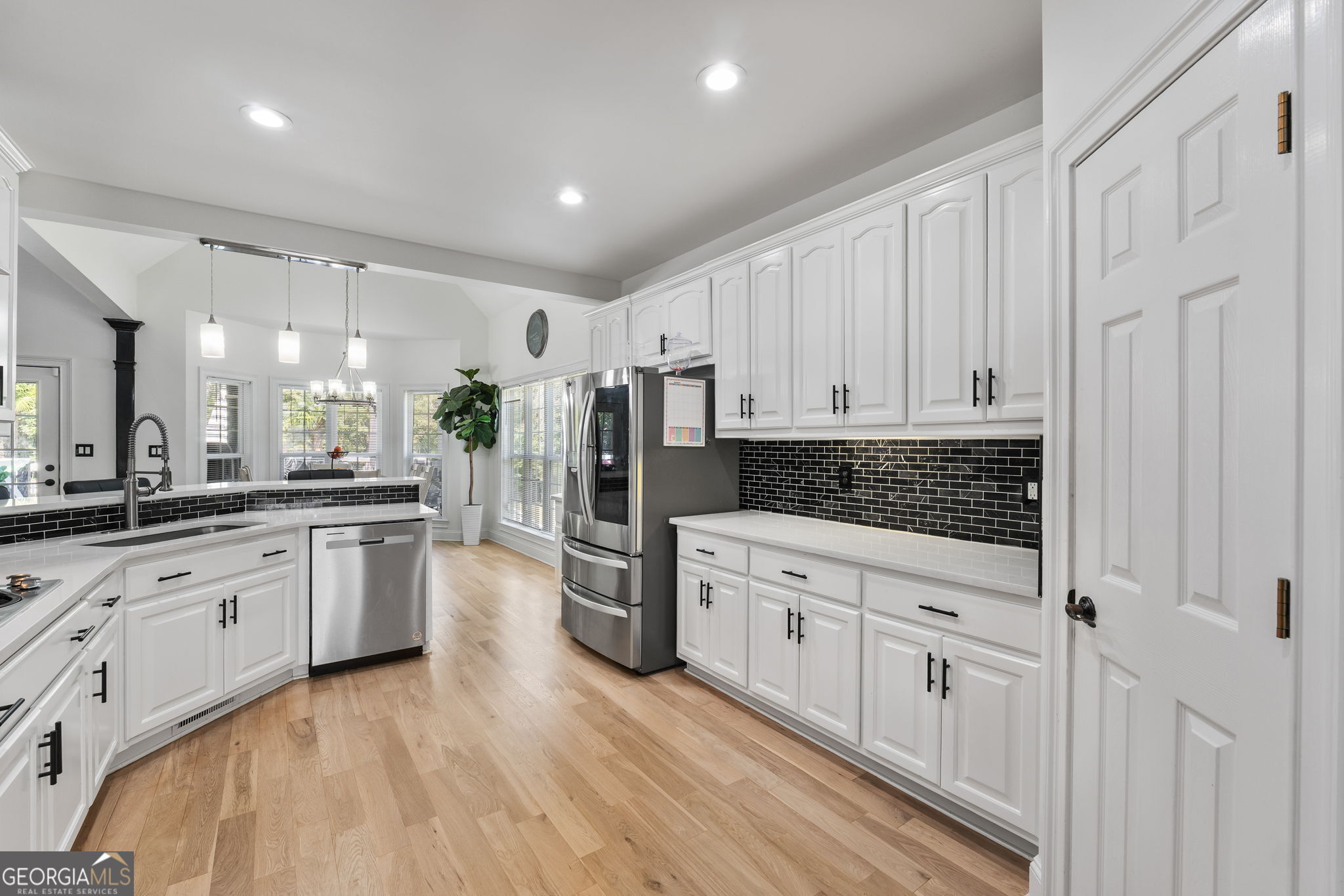 Meansville, Georgia, 30256, United States, 5 Bedrooms Bedrooms, ,4 BathroomsBathrooms,Residential,For Sale,2002650