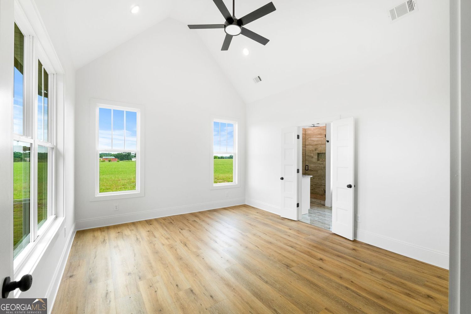 Barnesville, Georgia, 30204, United States, 4 Bedrooms Bedrooms, ,4 BathroomsBathrooms,Residential,For Sale,1859101