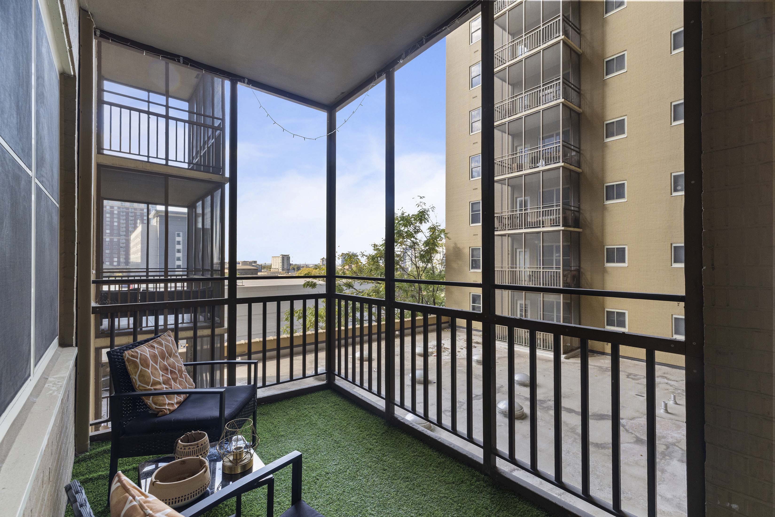  Live or Invest in the Heart of Atlanta — Furnished Condo with No Rental Limits - 物件實景