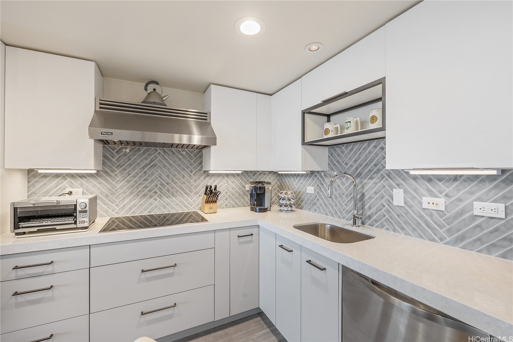 Honolulu, Hawaii, 96813, United States, 1 Bedroom Bedrooms, ,1 BathroomBathrooms,Residential,For Sale,1828131