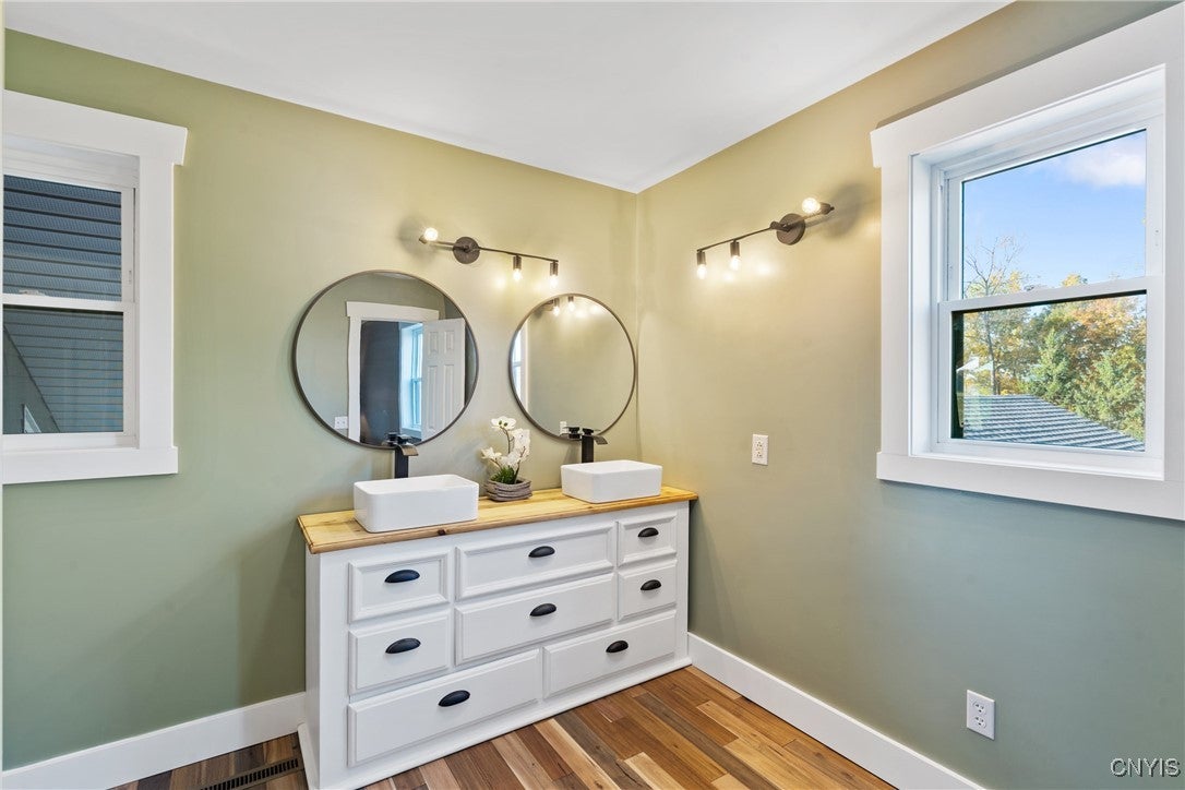 Oswego, New York, 13126, United States, 3 Bedrooms Bedrooms, ,2 BathroomsBathrooms,Residential,For Sale,1975091