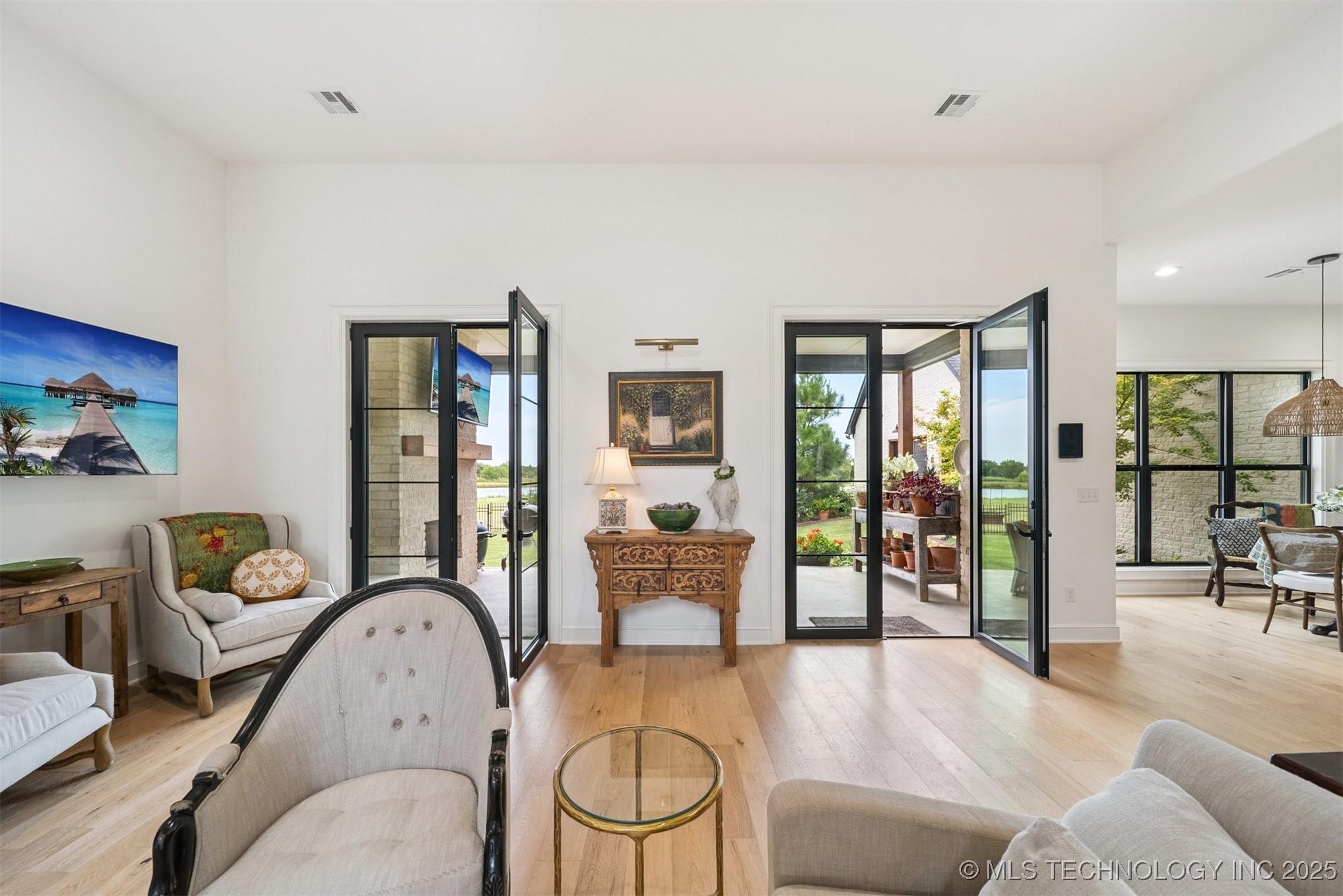 Broken Arrow, Oklahoma, 74014, United States, 4 Bedrooms Bedrooms, ,4 BathroomsBathrooms,Residential,For Sale,1983128