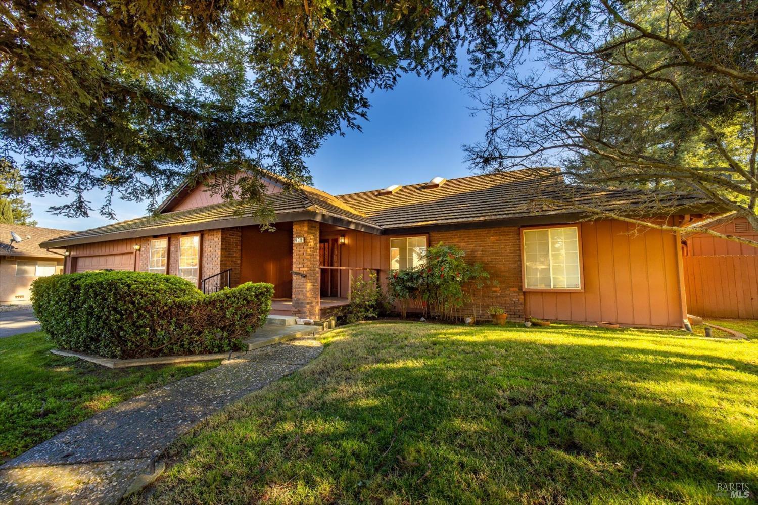 Dixon, California, 95620, United States, 3 Bedrooms Bedrooms, ,3 BathroomsBathrooms,Residential,For Sale,2012017