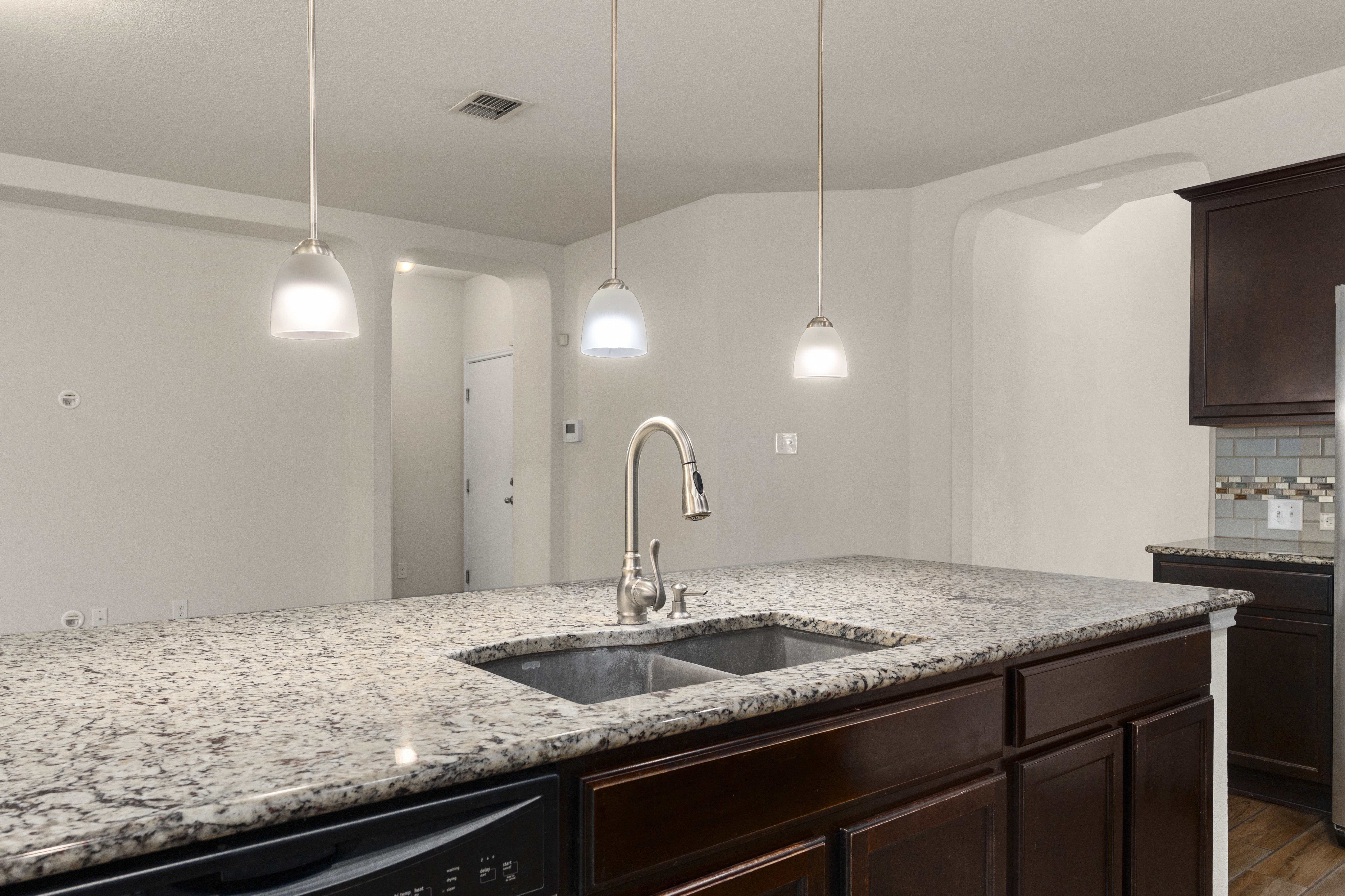  Spacious Five-Bedroom Home in Alamo Ranch - 物件實景