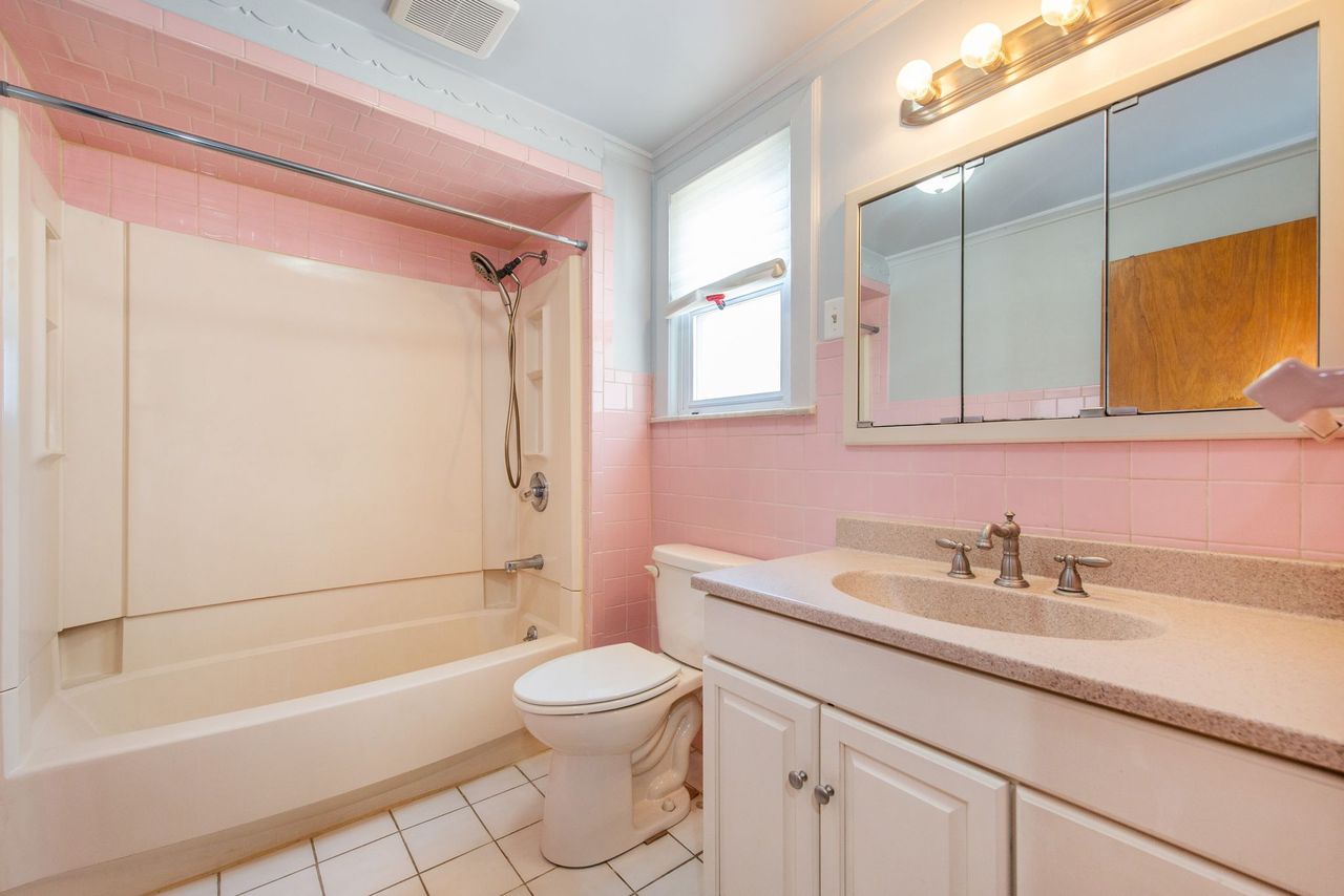 Harrison, New Jersey, 07029, United States, 2 Bedrooms Bedrooms, ,1 BathroomBathrooms,Residential,For Sale,1984057