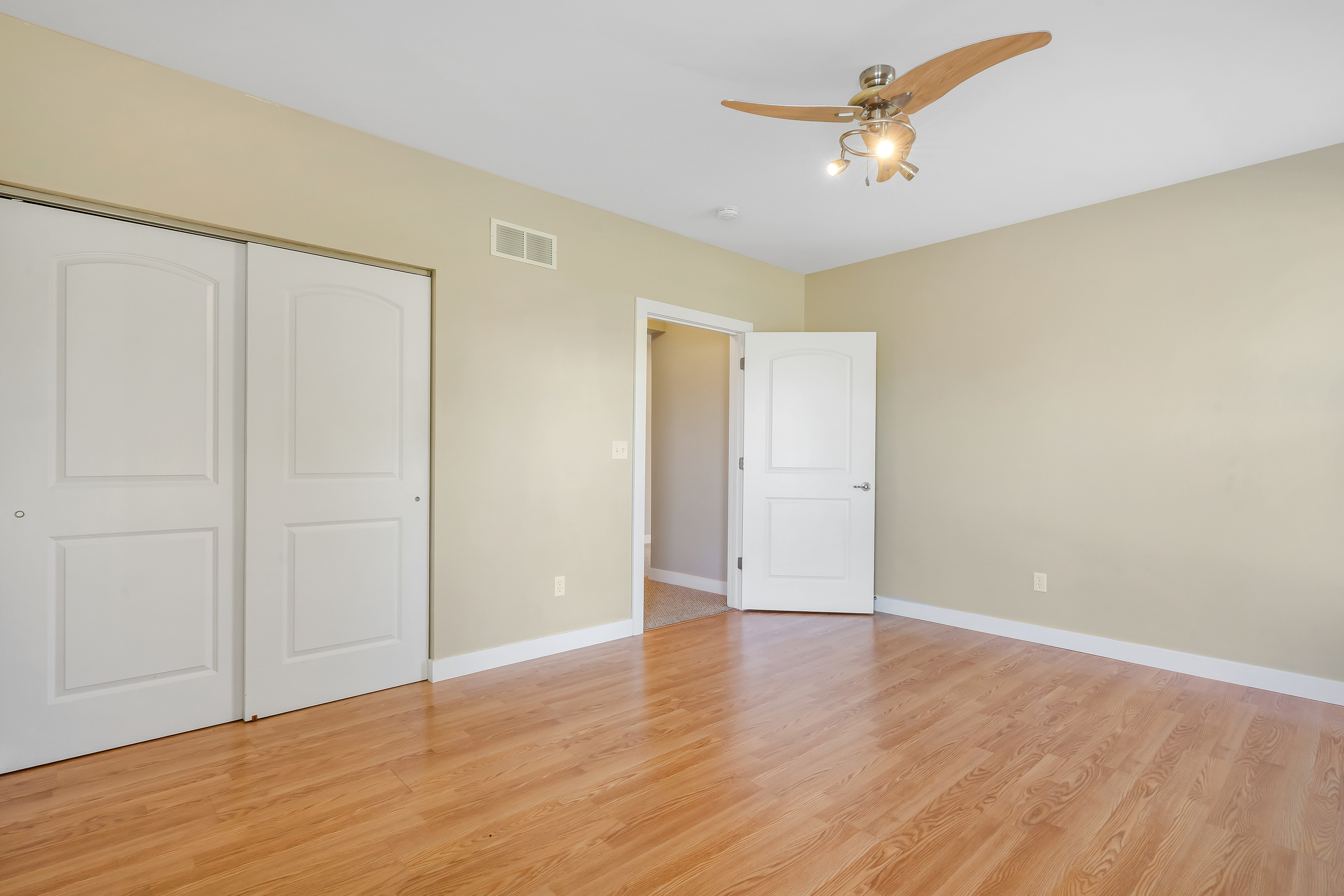 Waterloo, Illinois, 62298, United States, 5 Bedrooms Bedrooms, ,4 BathroomsBathrooms,Residential,For Sale,1978838