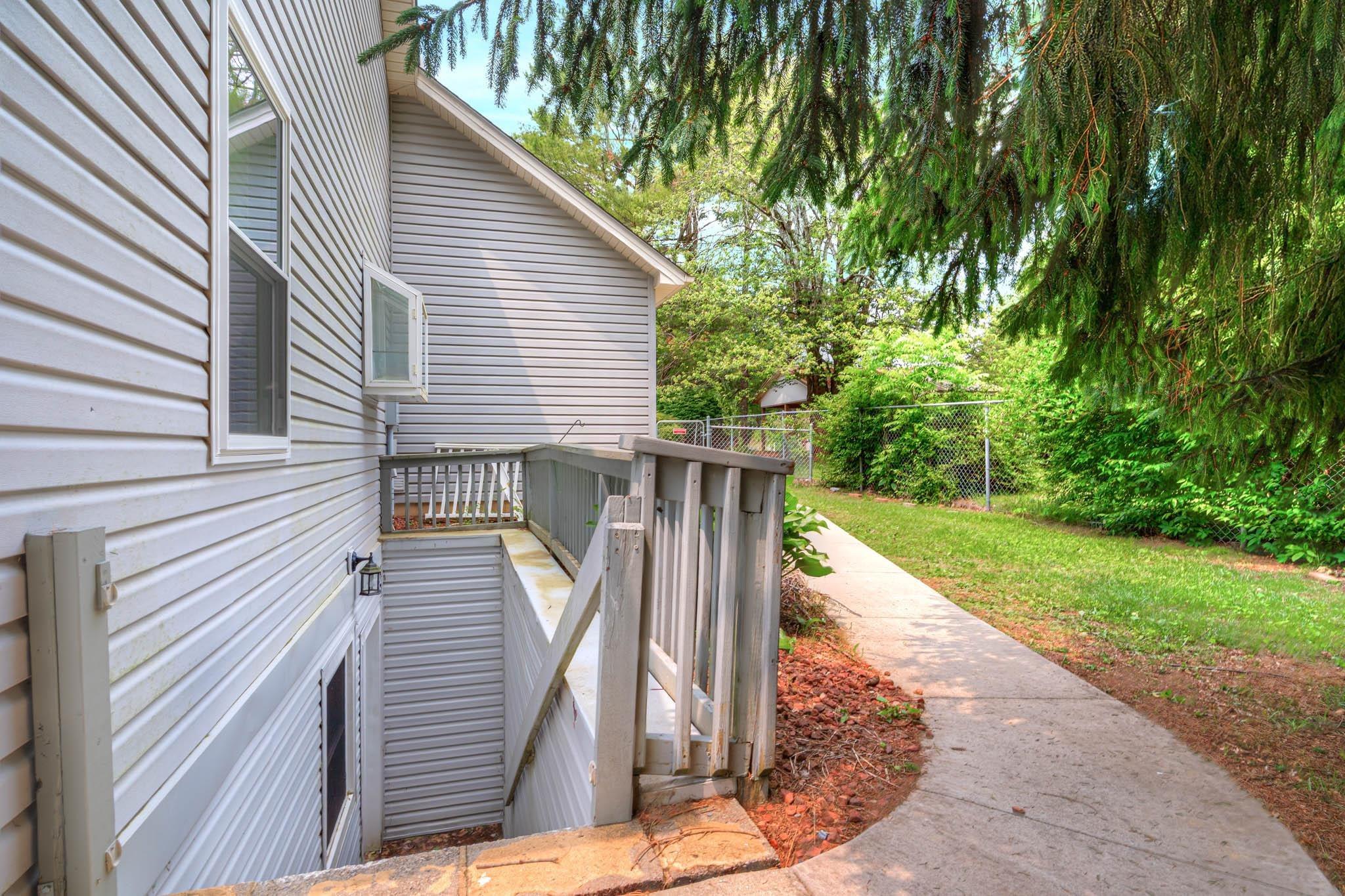 Blacksburg, Virginia, 24060, United States, 4 Bedrooms Bedrooms, ,3 BathroomsBathrooms,Residential,For Sale,1847433