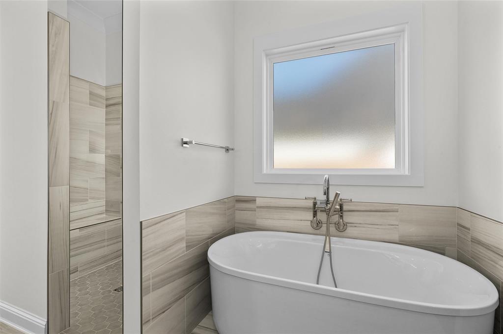 Shreveport, Louisiana, 71106, United States, 4 Bedrooms Bedrooms, ,4 BathroomsBathrooms,Residential,For Sale,1993078