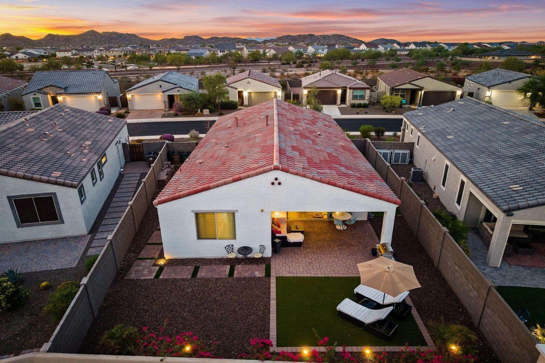  18039 W Amber Ridge Way  Goodyear, AZ - 物件實景