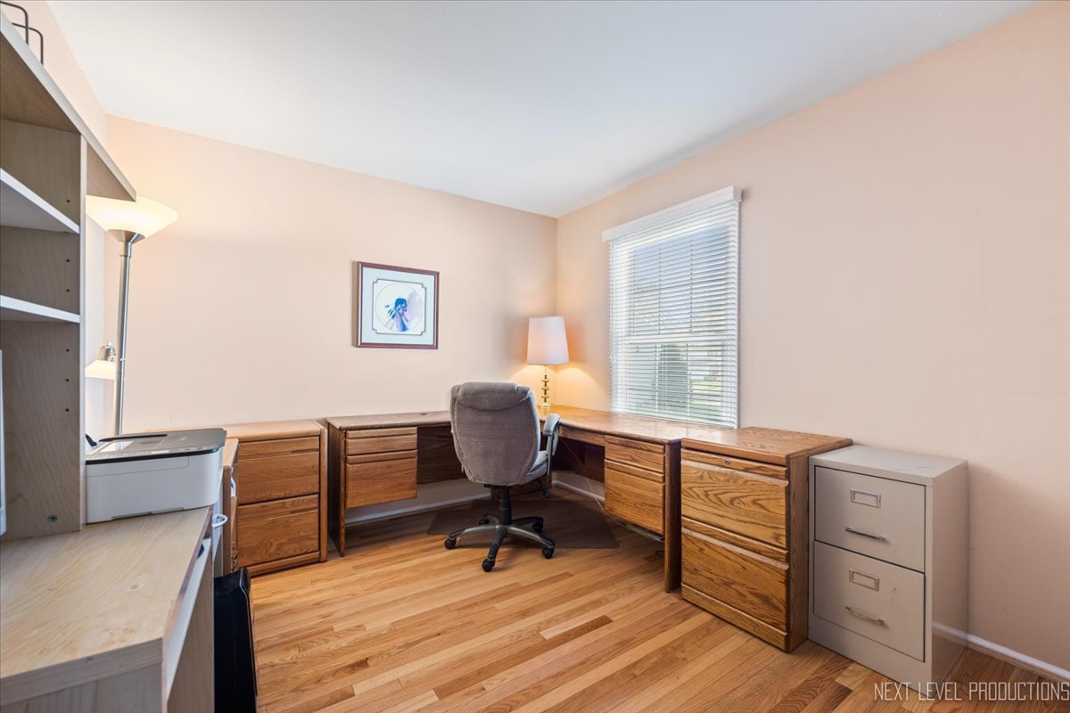 Naperville, Illinois, 60565, United States, 4 Bedrooms Bedrooms, ,4 BathroomsBathrooms,Residential,For Sale,1987037