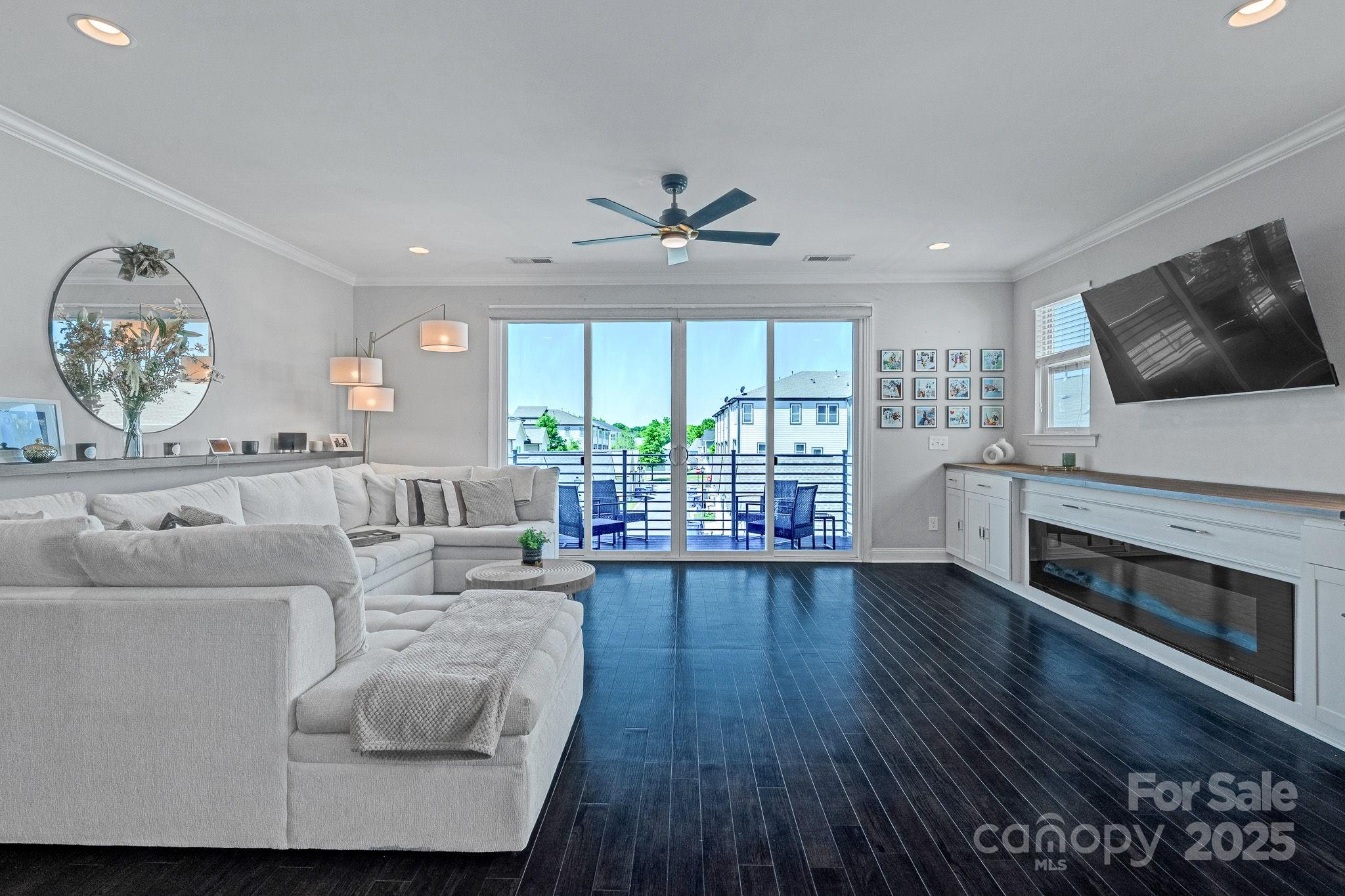 Charlotte, North Carolina, 28206, United States, 3 Bedrooms Bedrooms, ,4 BathroomsBathrooms,Residential,For Sale,1778034