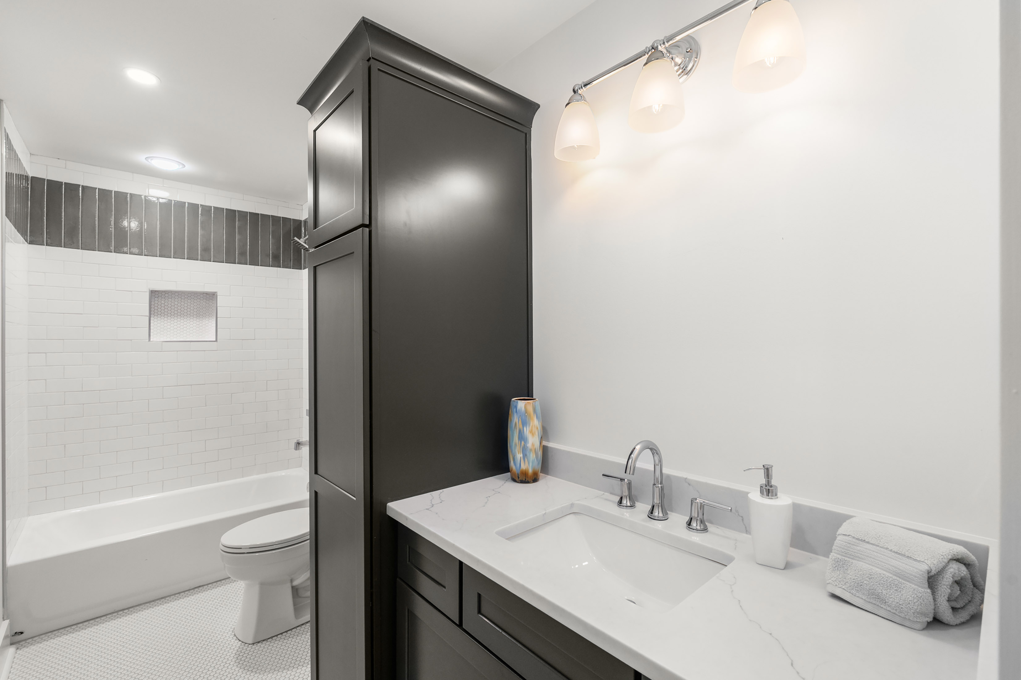  Completely Renovated 1950s Cottage in the Heart of Smyrna