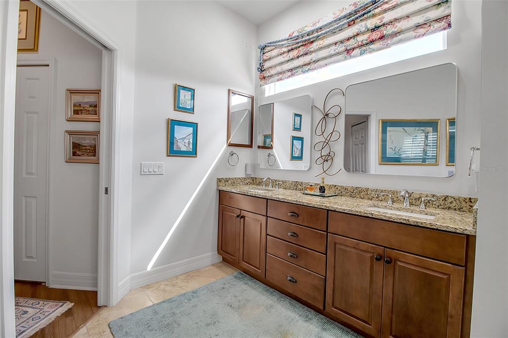 Sarasota, Florida, 34240, United States, 3 Bedrooms Bedrooms, ,3 BathroomsBathrooms,Residential,For Sale,2003503