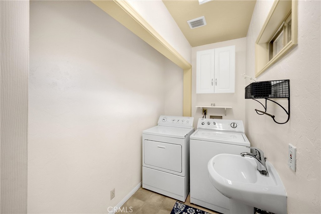 Wrightwood, California, 92397, United States, 5 Bedrooms Bedrooms, ,3 BathroomsBathrooms,Residential,For Sale,1975800