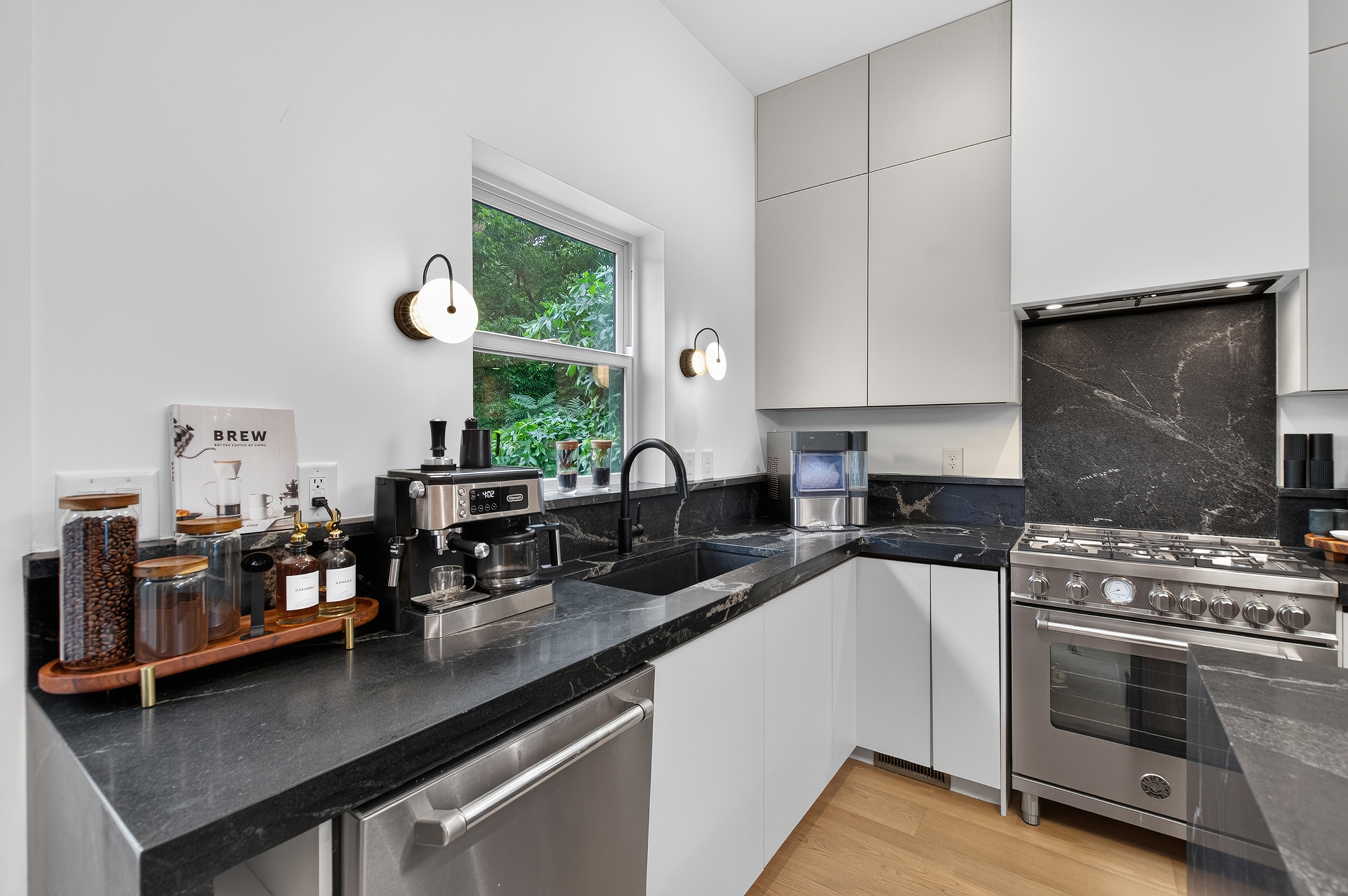  Stunning Luxury Townhome in Premier Boutique Community - 物件實景