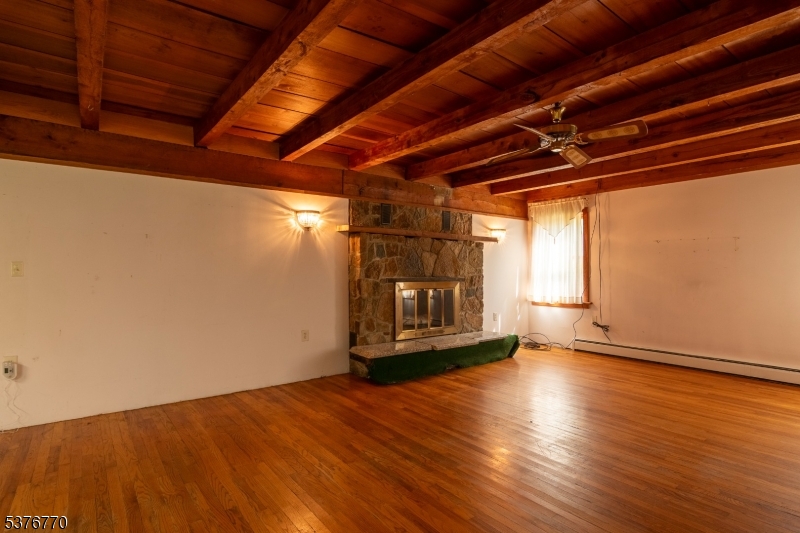 Harmony Twp., New Jersey, 07882, United States, 3 Bedrooms Bedrooms, ,2 BathroomsBathrooms,Residential,For Sale,1912629
