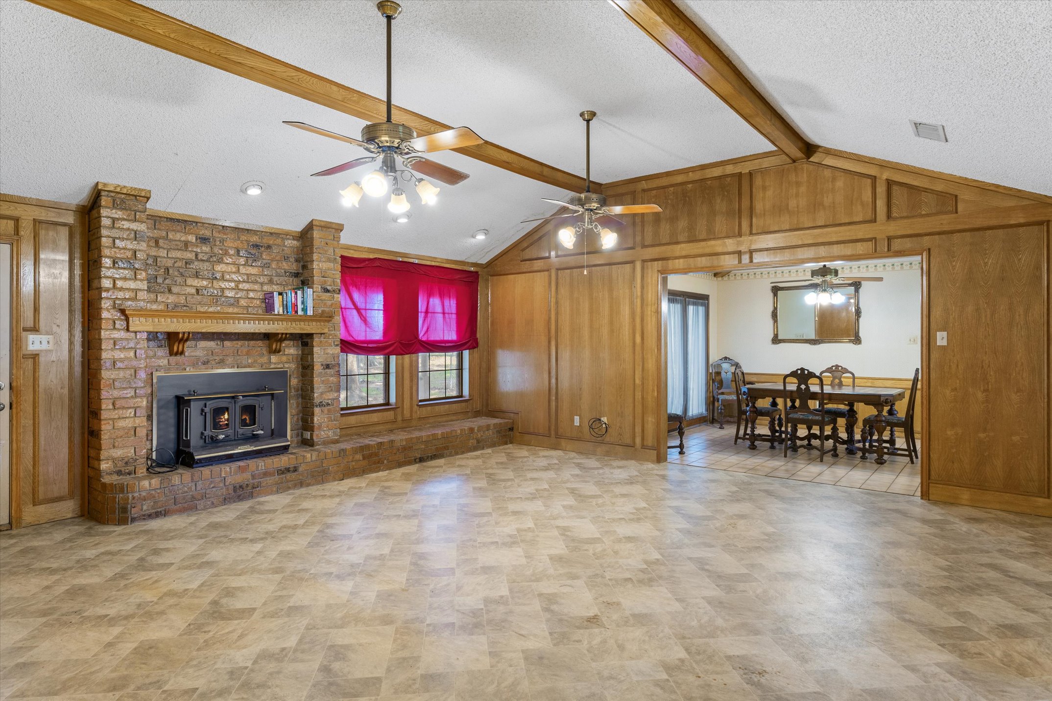 Canton, Texas, 75103, United States, 3 Bedrooms Bedrooms, ,2 BathroomsBathrooms,Residential,For Sale,1974992