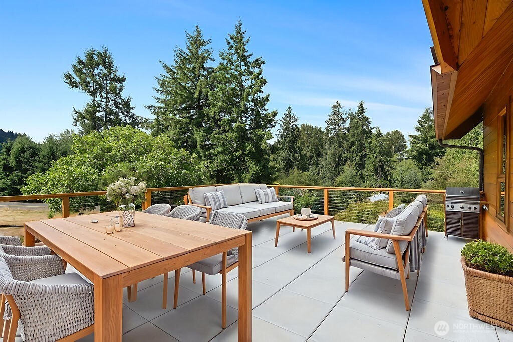 Kalama, Washington, 98625, United States, 3 Bedrooms Bedrooms, ,3 BathroomsBathrooms,Residential,For Sale,1986549