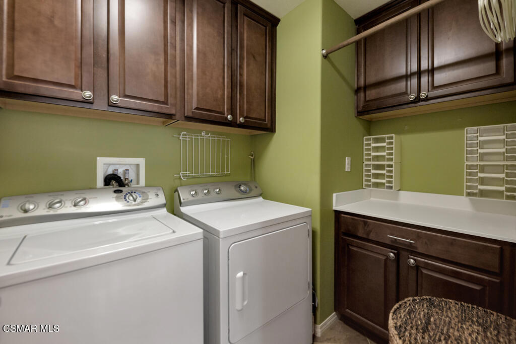 Valencia, California, 91354, United States, 4 Bedrooms Bedrooms, ,3 BathroomsBathrooms,Residential,For Sale,1914107