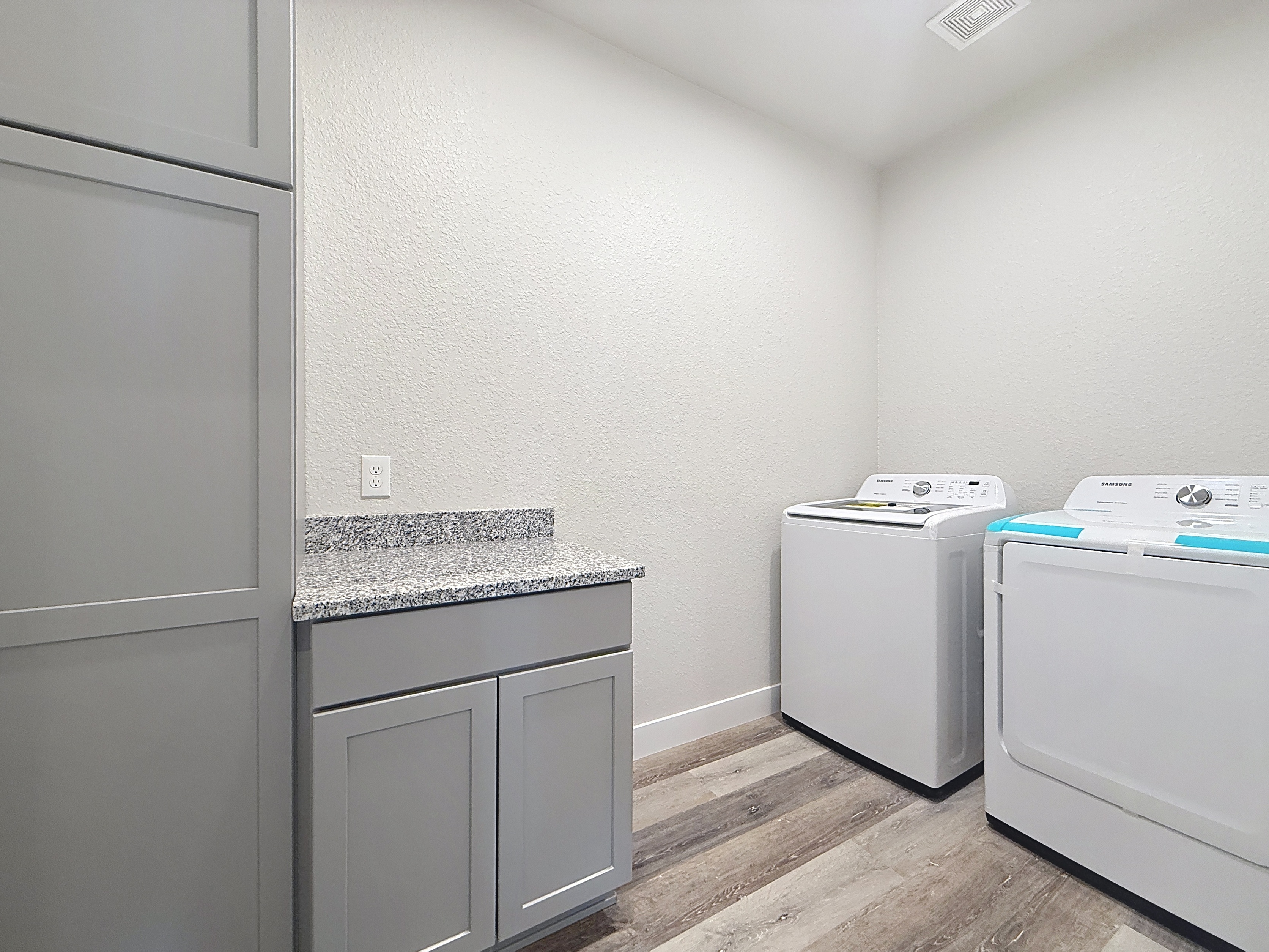 Buffalo, Wyoming, 82834, United States, 3 Bedrooms Bedrooms, ,3 BathroomsBathrooms,Residential,For Sale,1983315