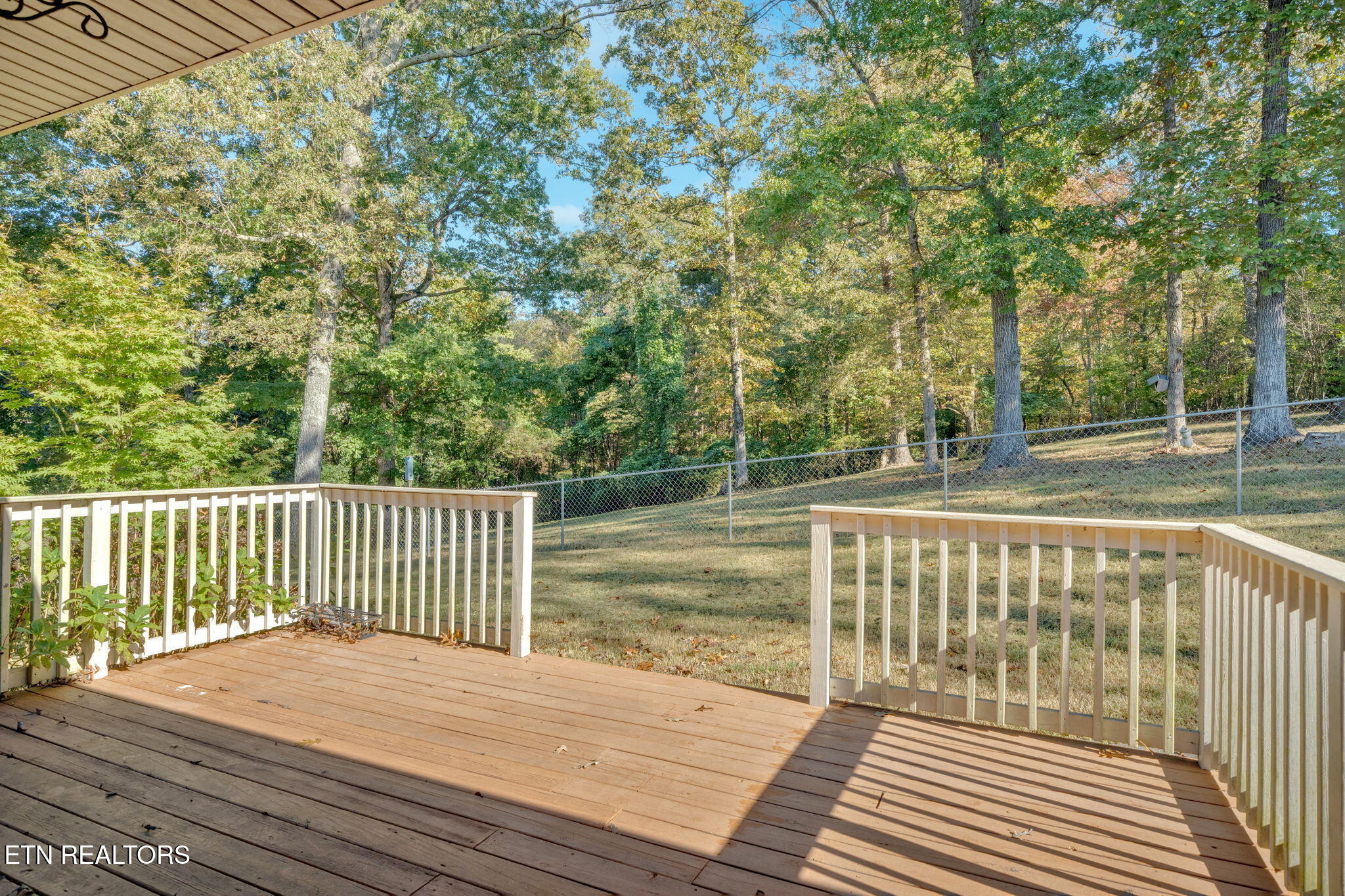 Kingston, Tennessee, 37763, United States, 3 Bedrooms Bedrooms, ,4 BathroomsBathrooms,Residential,For Sale,1964876