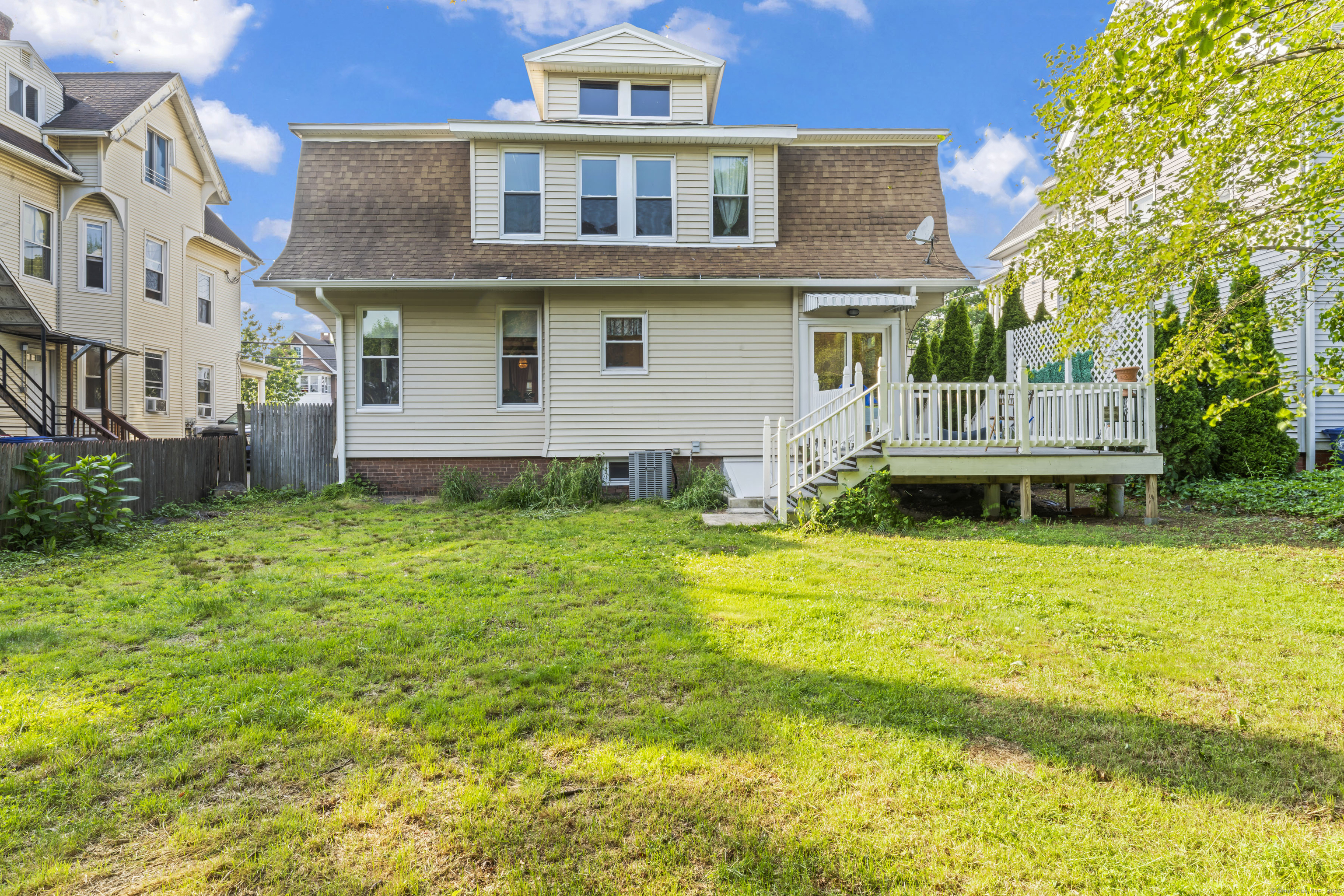 West Haven, Connecticut, 06516, United States, 5 Bedrooms Bedrooms, ,2 BathroomsBathrooms,Residential,For Sale,1858012