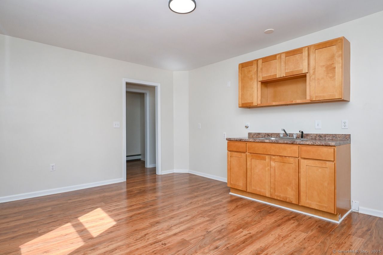 Wallingford, Connecticut, 06492, United States, 6 Bedrooms Bedrooms, ,4 BathroomsBathrooms,Residential,For Sale,1989730