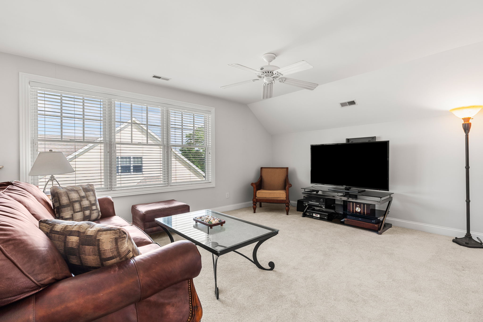  11 Riverview Hts, Amesbury, MA, 01913 - 物件實景