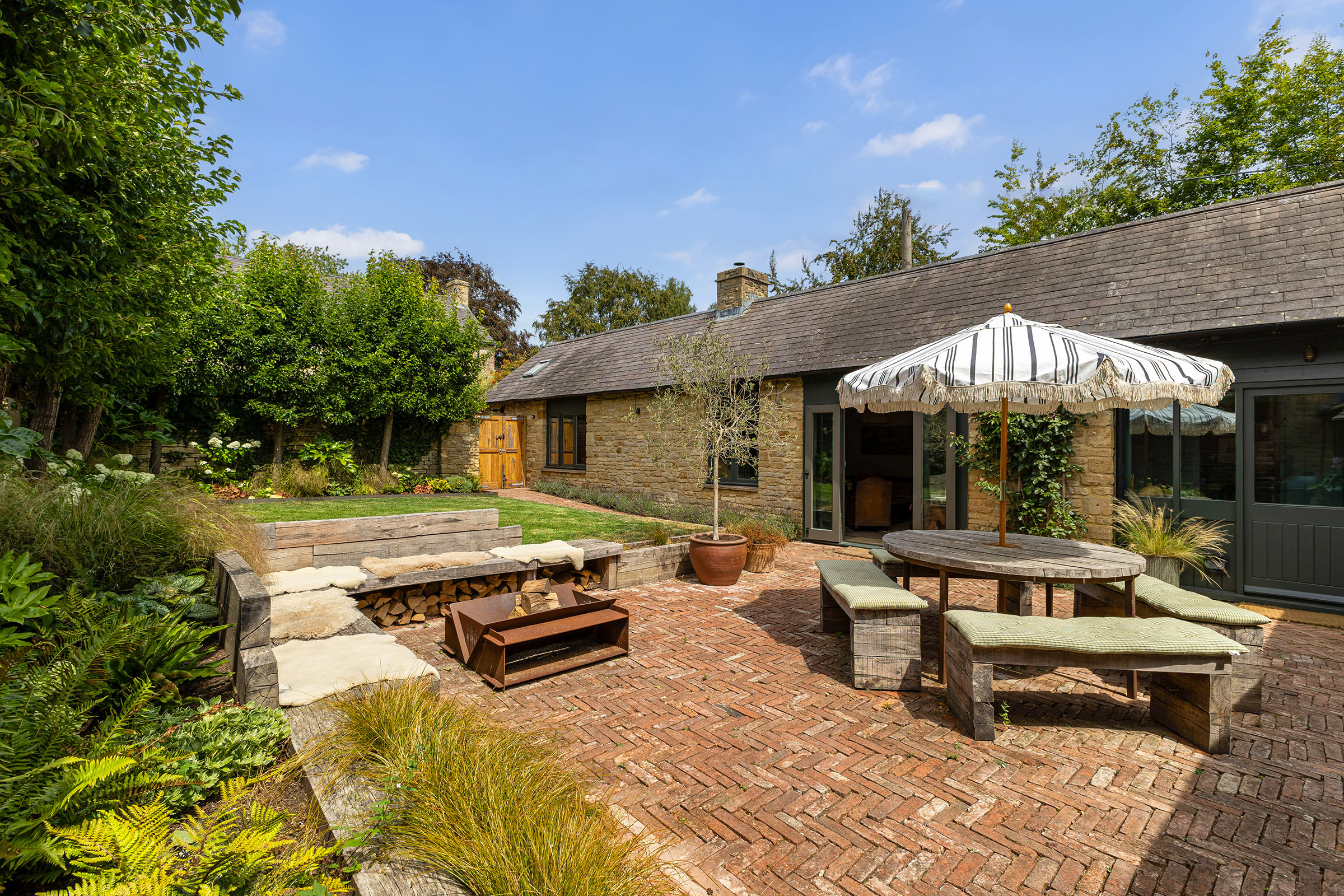  A comprehensively renovated Cotswold barn conversion of exceptional quality - 物件實景