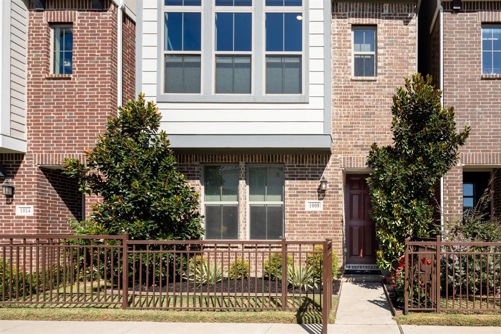 Dallas, Texas, 75212, United States, 3 Bedrooms Bedrooms, ,4 BathroomsBathrooms,Residential,For Sale,1966564