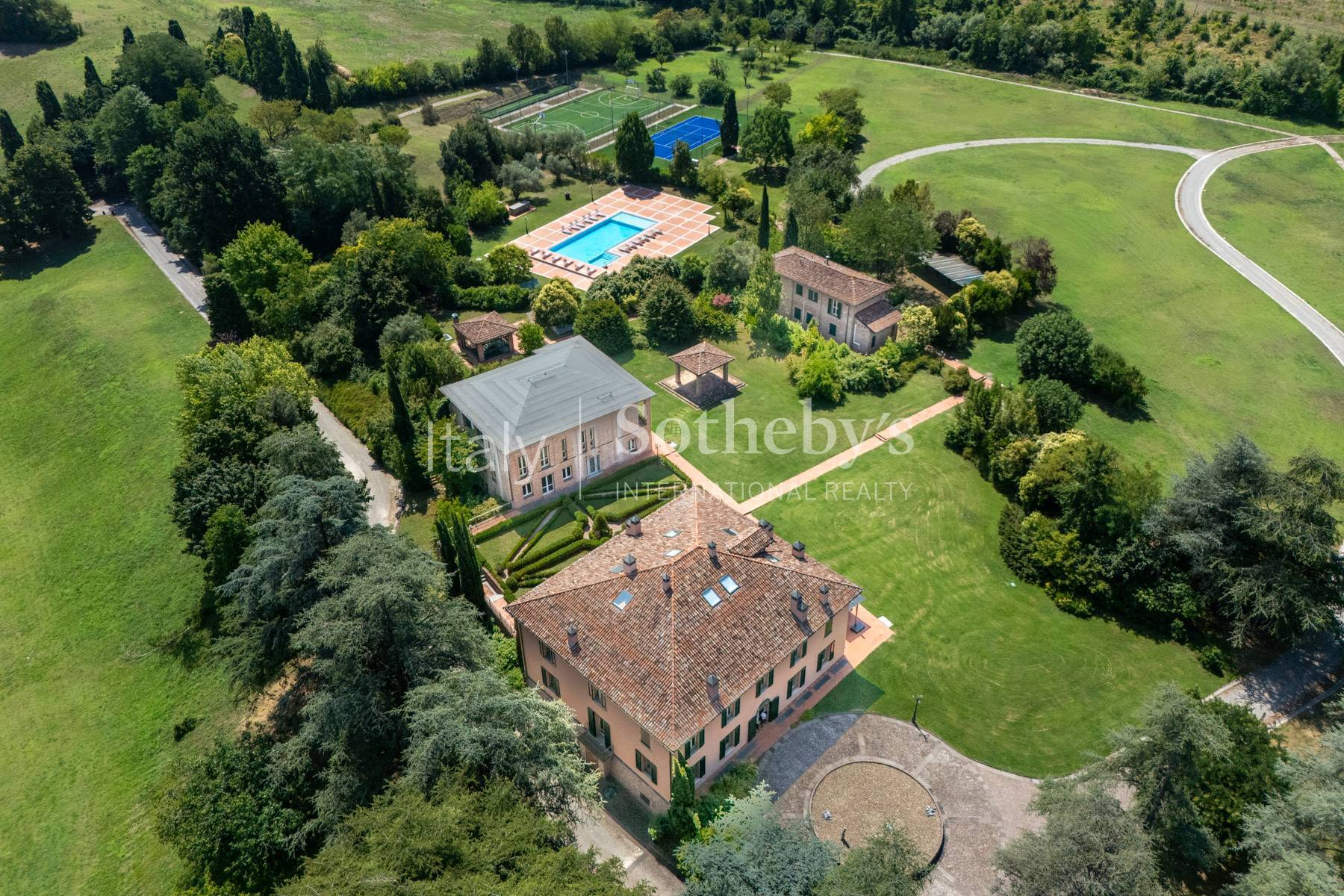  Representative Estate with Three Villas and Private Park - 物件實景