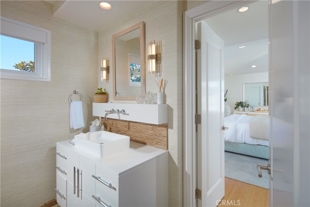 Newport Beach, California, 92661, United States, 7 Bedrooms Bedrooms, ,11 BathroomsBathrooms,Residential,For Sale,1877101