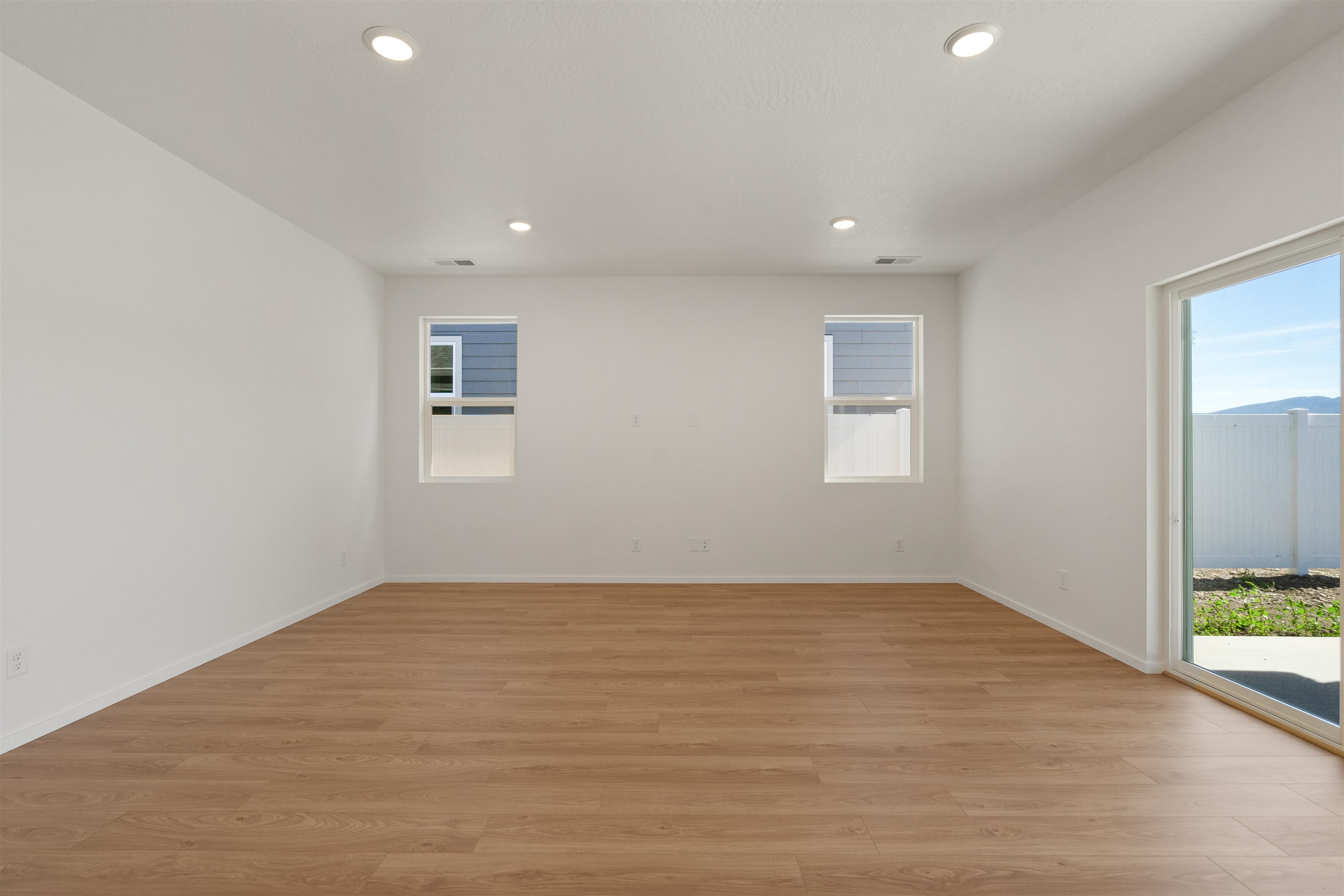 Deer Park, Washington, 99006, United States, 3 Bedrooms Bedrooms, ,2 BathroomsBathrooms,Residential,For Sale,1954532