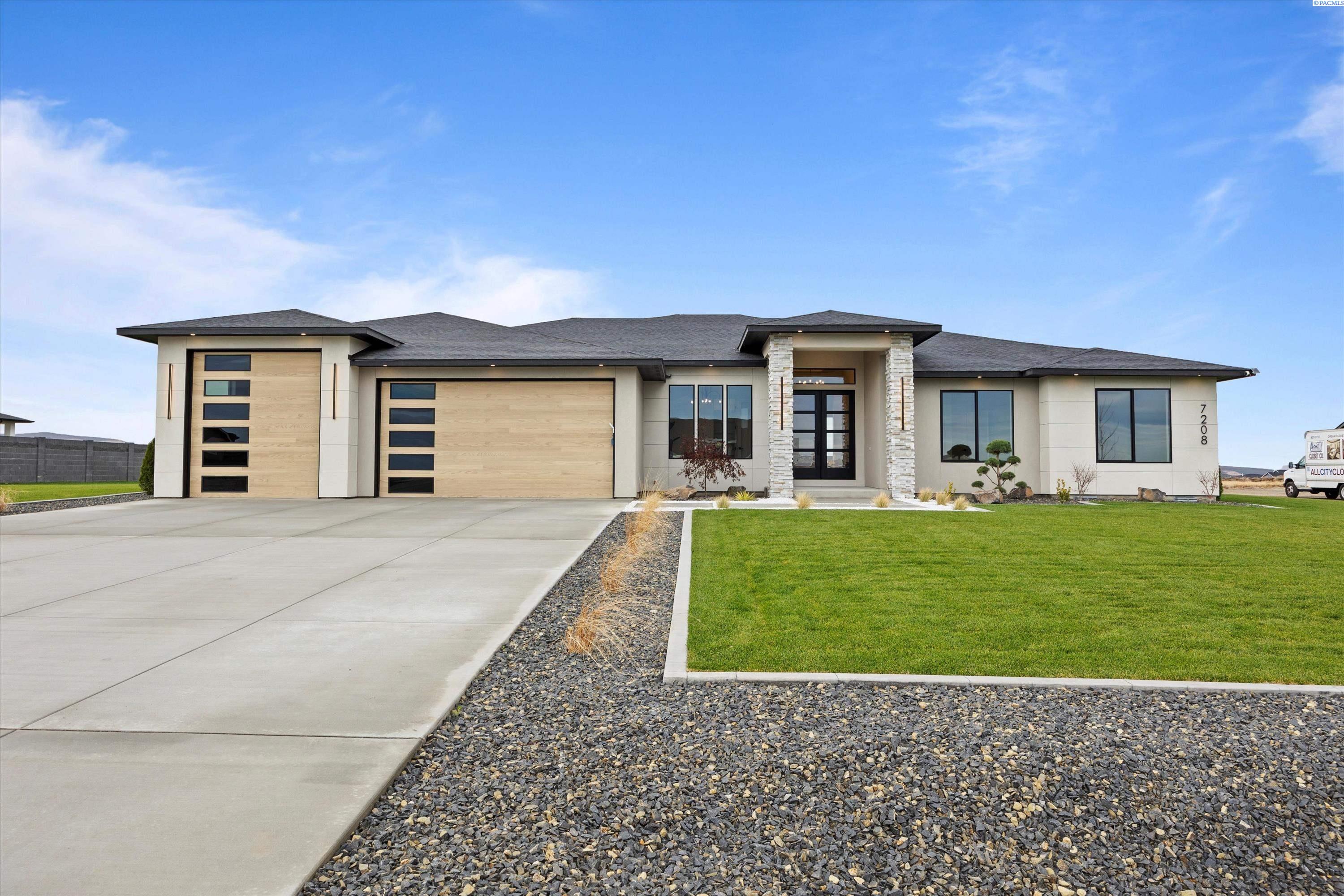 Kennewick, Washington, 99338, United States, 4 Bedrooms Bedrooms, ,4 BathroomsBathrooms,Residential,For Sale,1993366