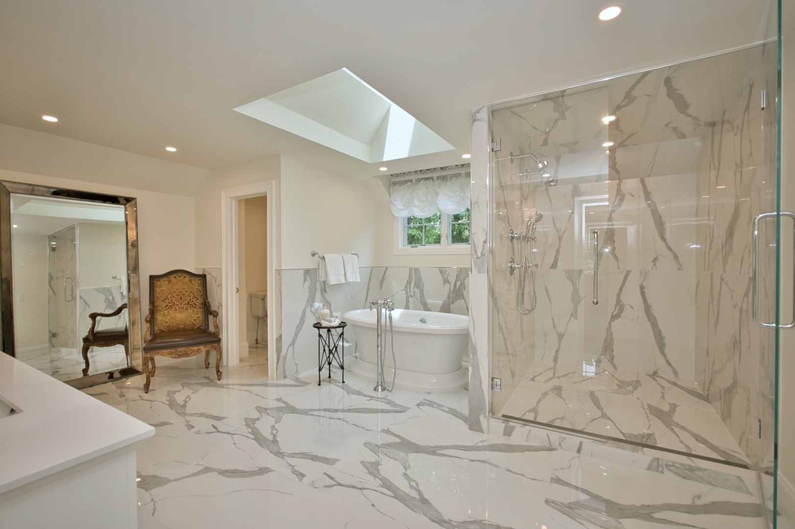 Lake Forest, Illinois, 60045, United States, 4 Bedrooms Bedrooms, ,5 BathroomsBathrooms,Residential,For Sale,1986111