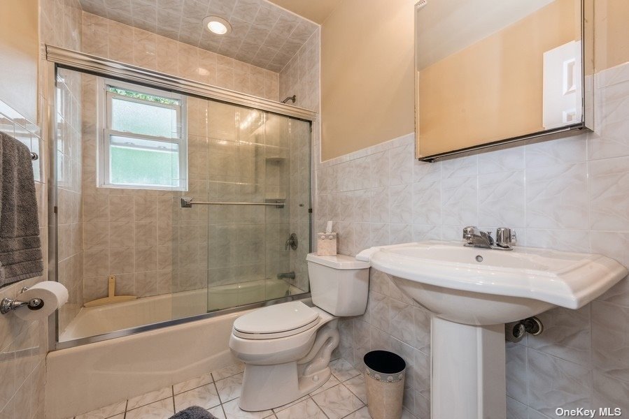 29 Croydon Drive, Bellmore, New York, 11710, United States, 4 Bedrooms Bedrooms, ,2 BathroomsBathrooms,Residential,For Sale,29 Croydon Drive,1433181