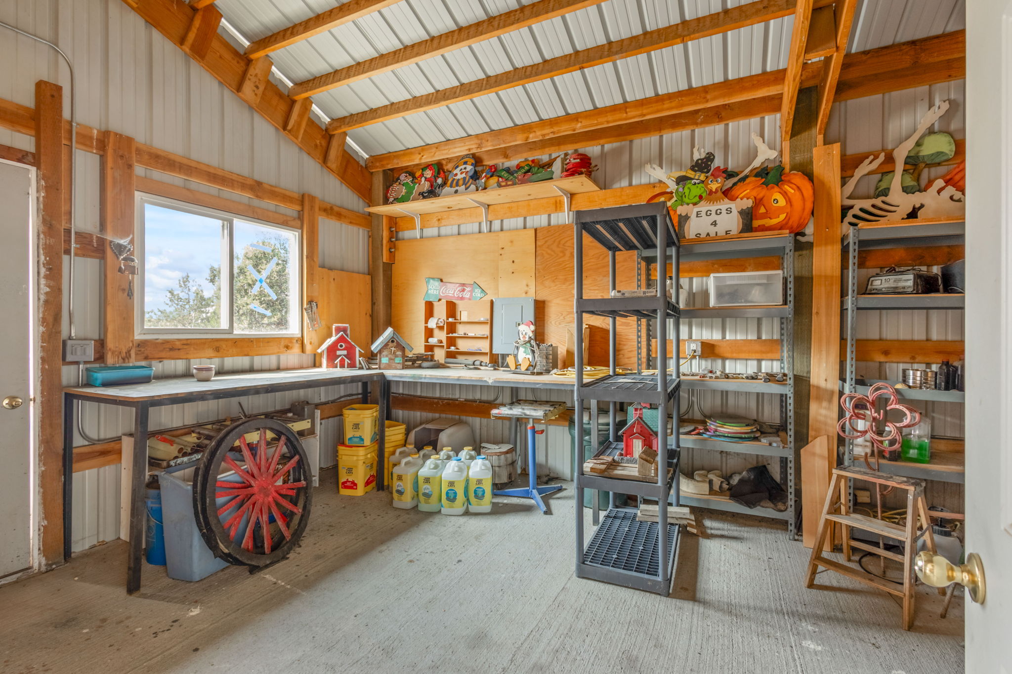 Prineville, Oregon, 97754, United States, 4 Bedrooms Bedrooms, ,2 BathroomsBathrooms,Residential,For Sale,1919985